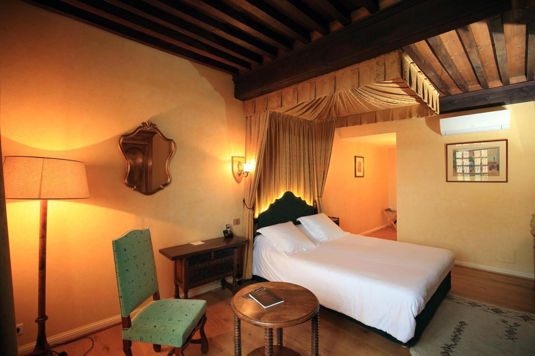 Double Room with Private Bathroom - Photo 5