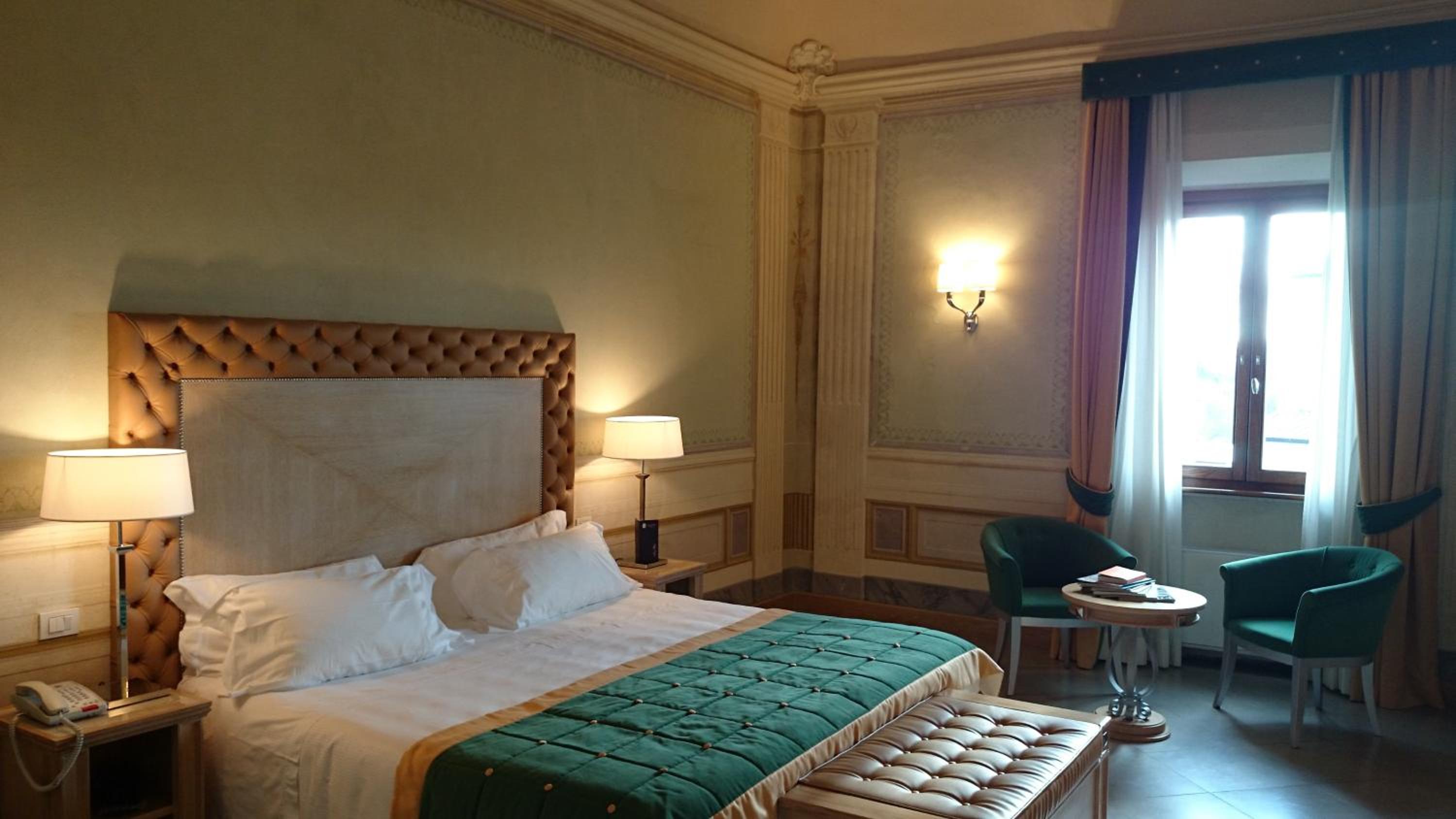 Royal Suite photo 2