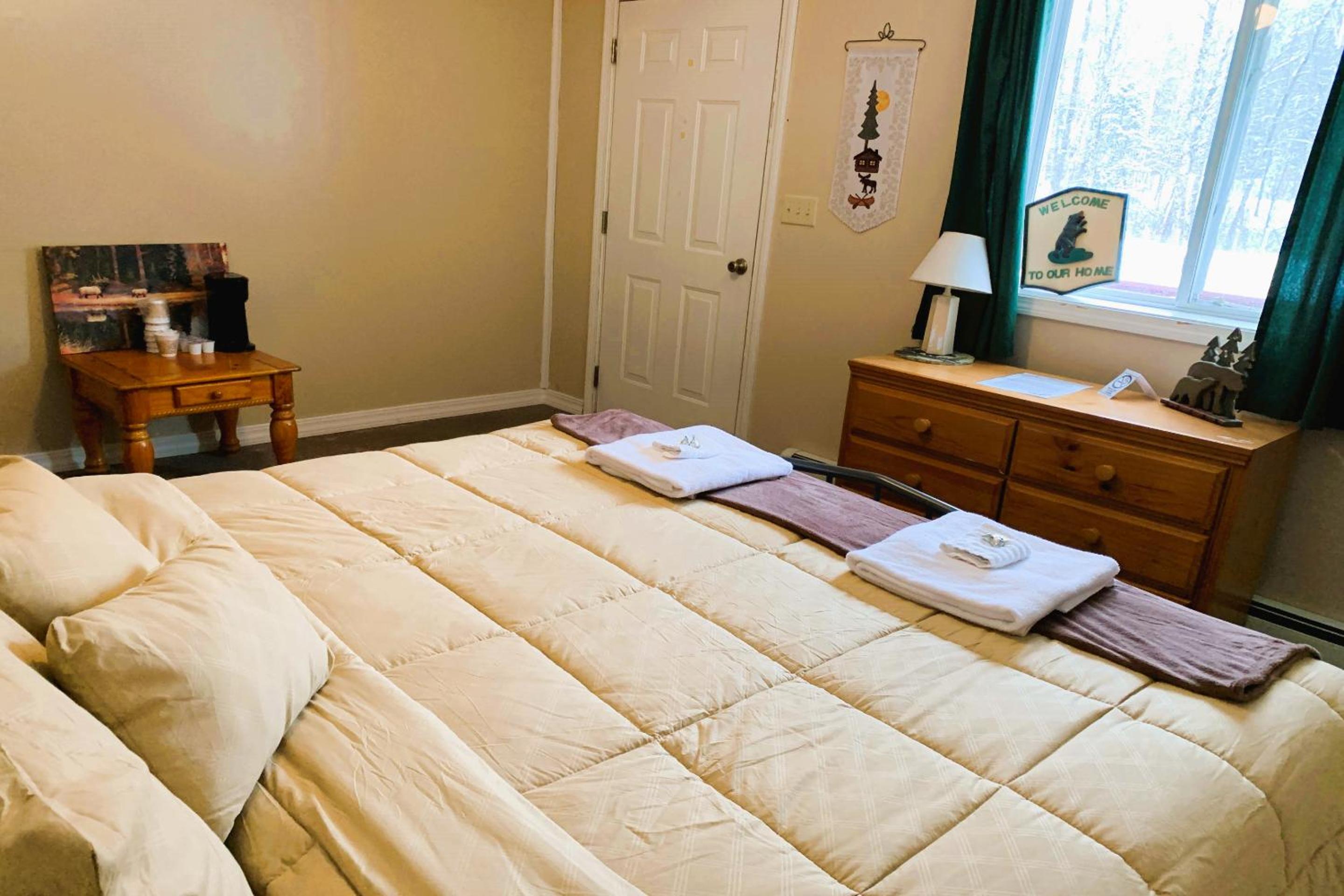 King Bed Riverfront Efficiency	 - Photo 30