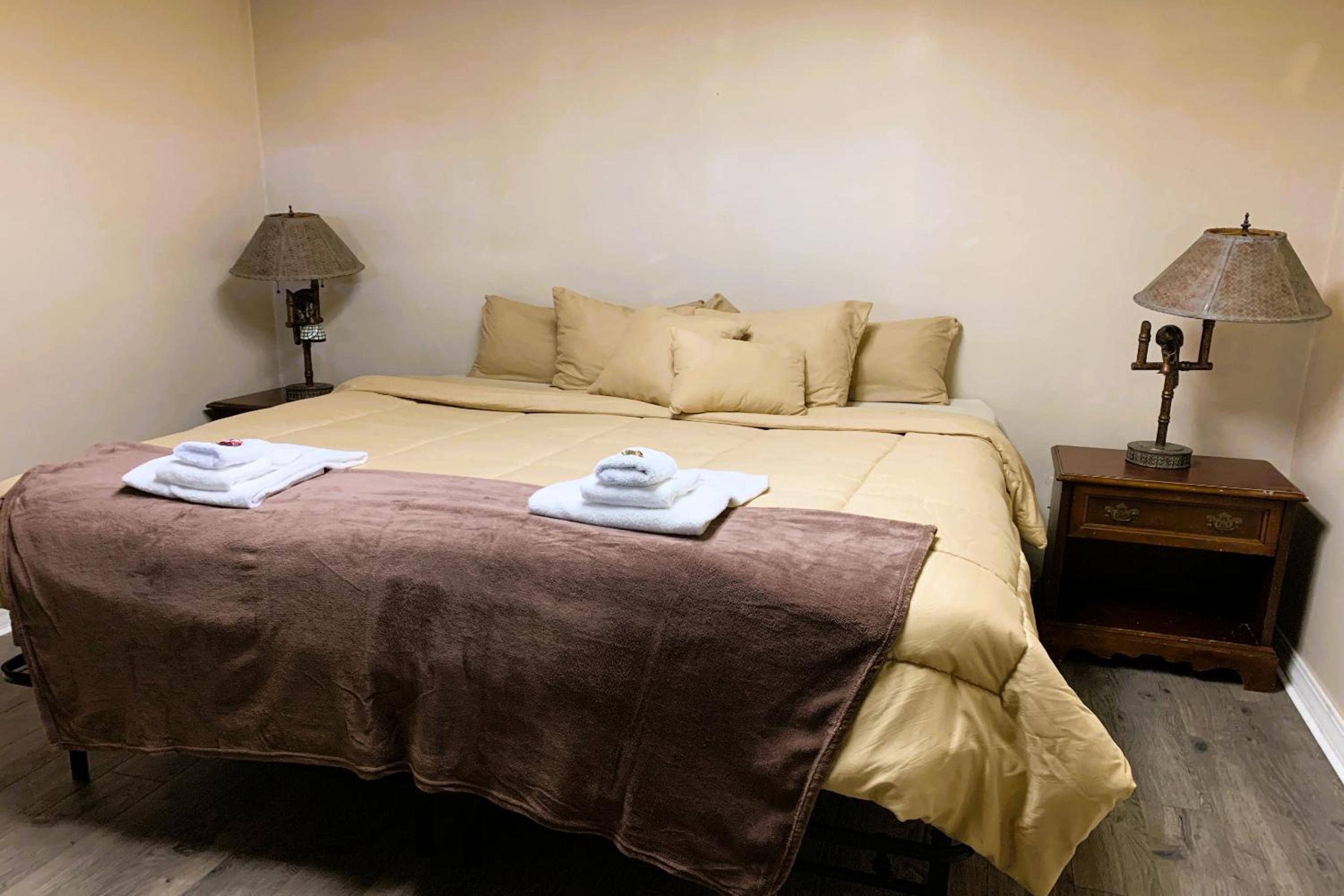 King Suite - Photo 10