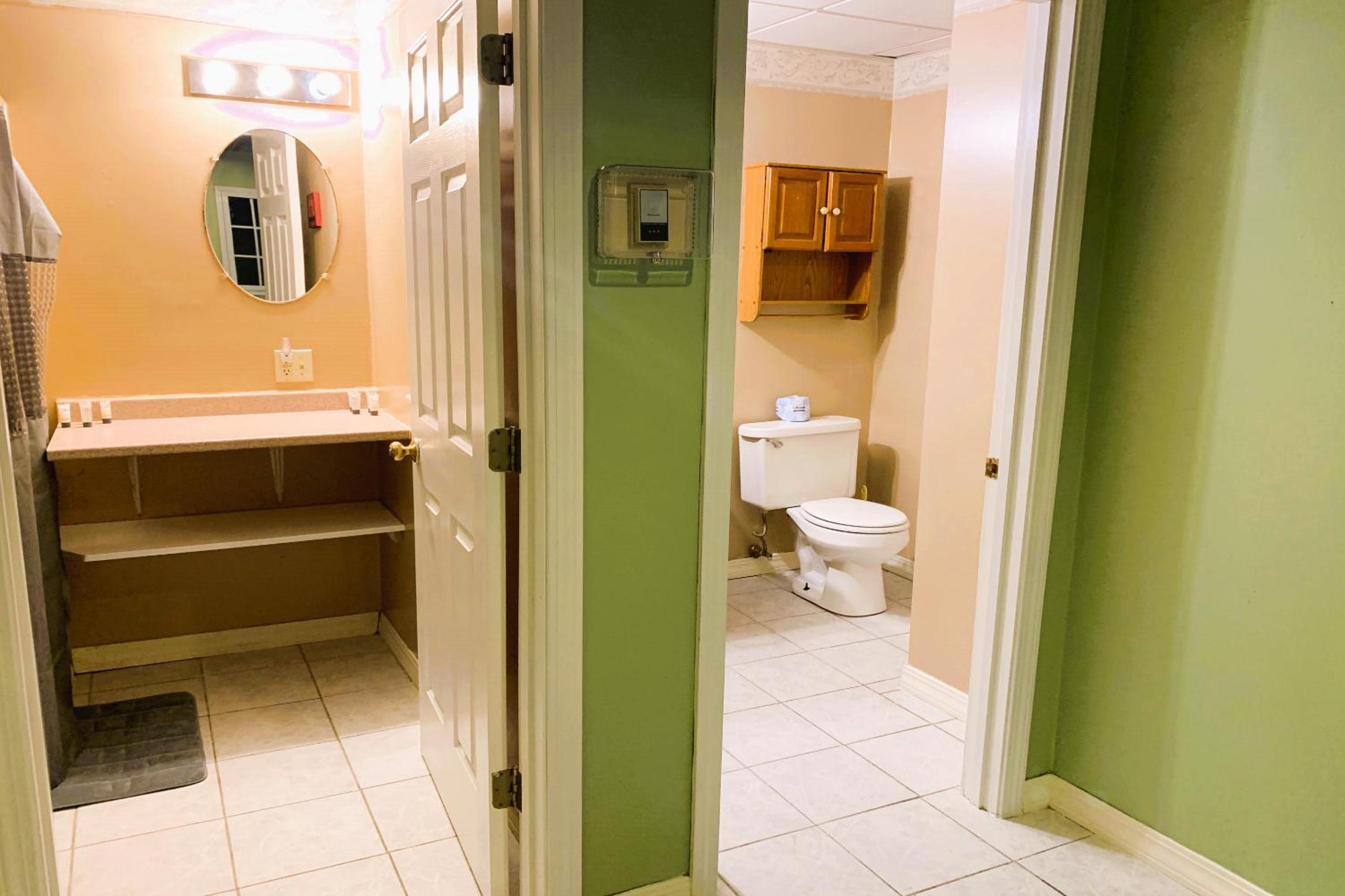 King Suite - Photo 5
