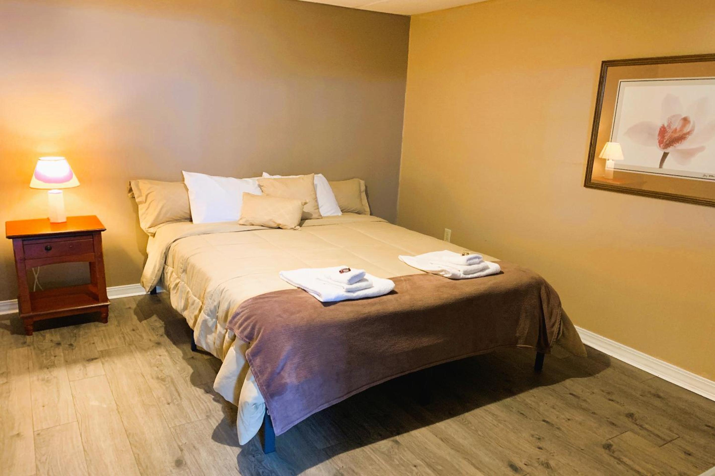 King Suite - Photo 9