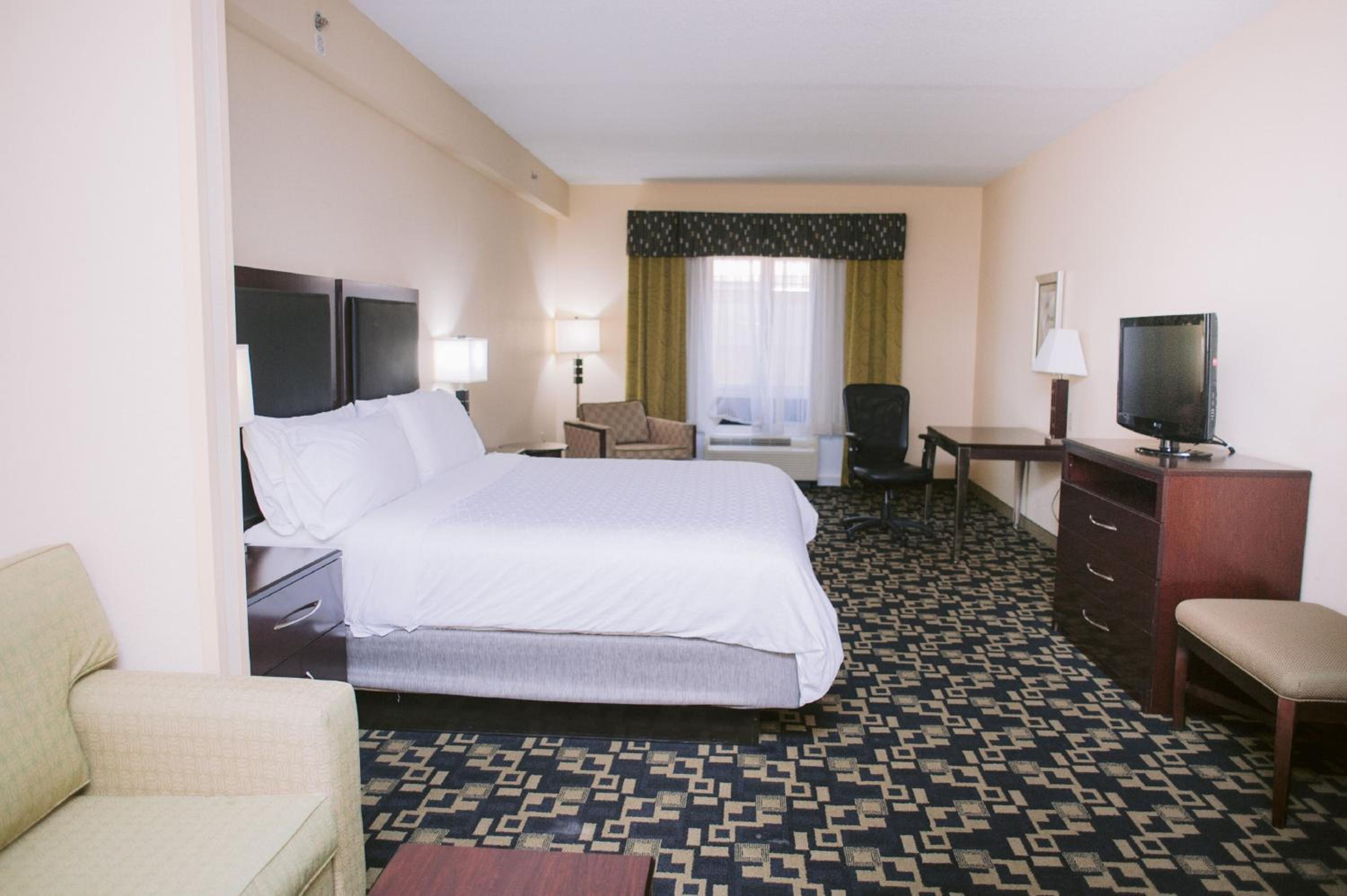 King Suite - Photo 13