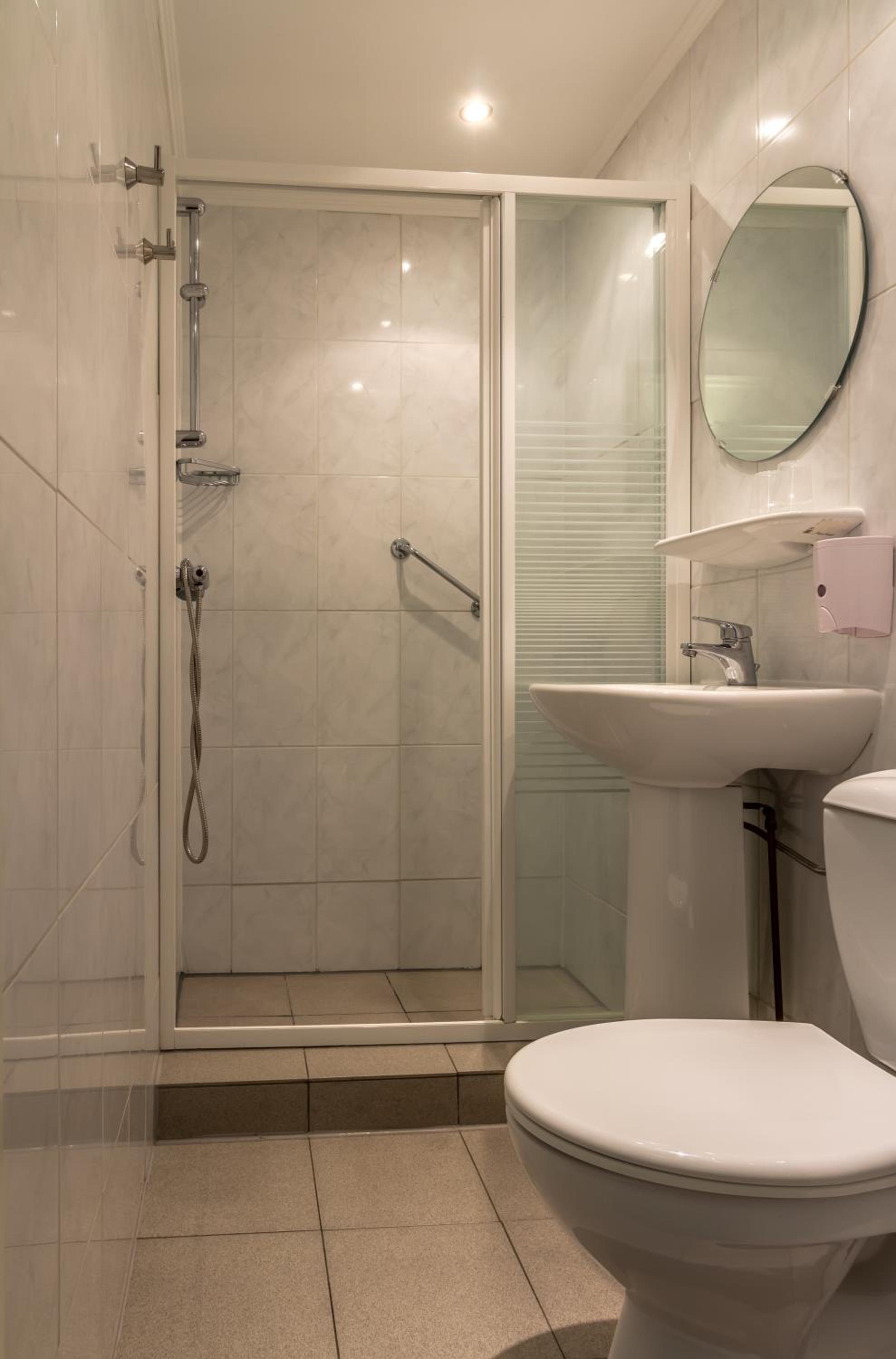 Basic Double Room - Photo 12