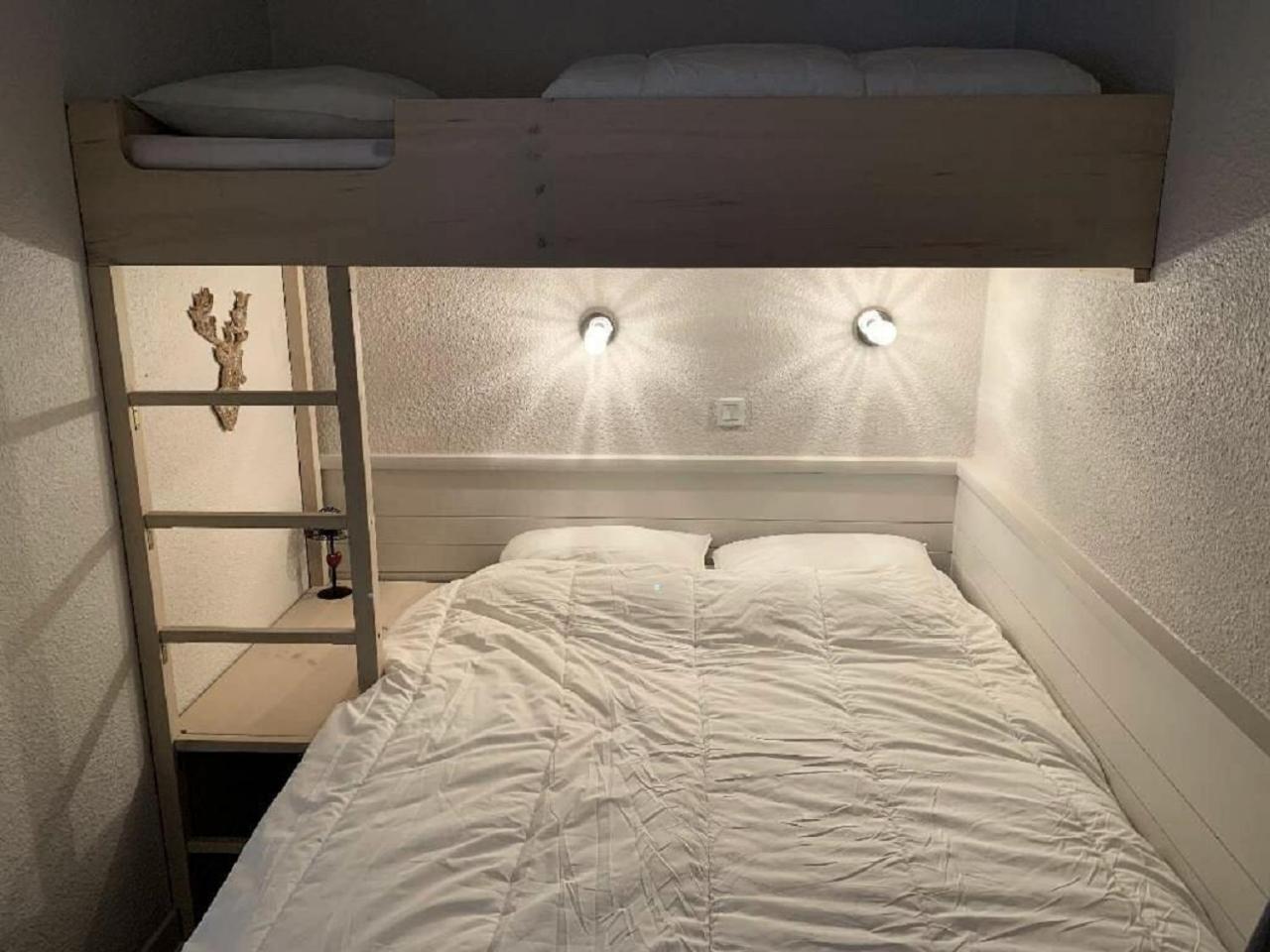 Select One-Bedroom Apartment (5 People) photo 1