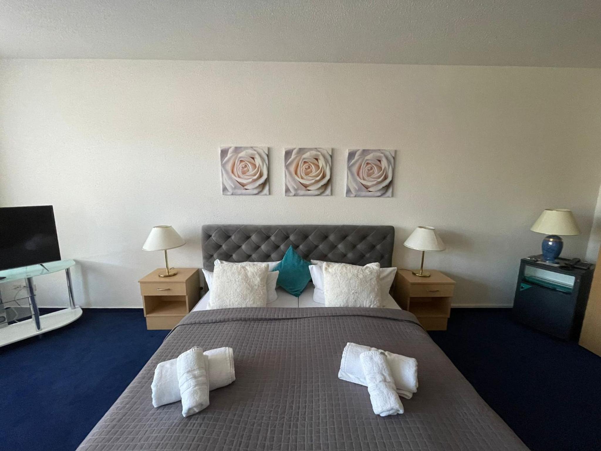 Suite - Photo 8