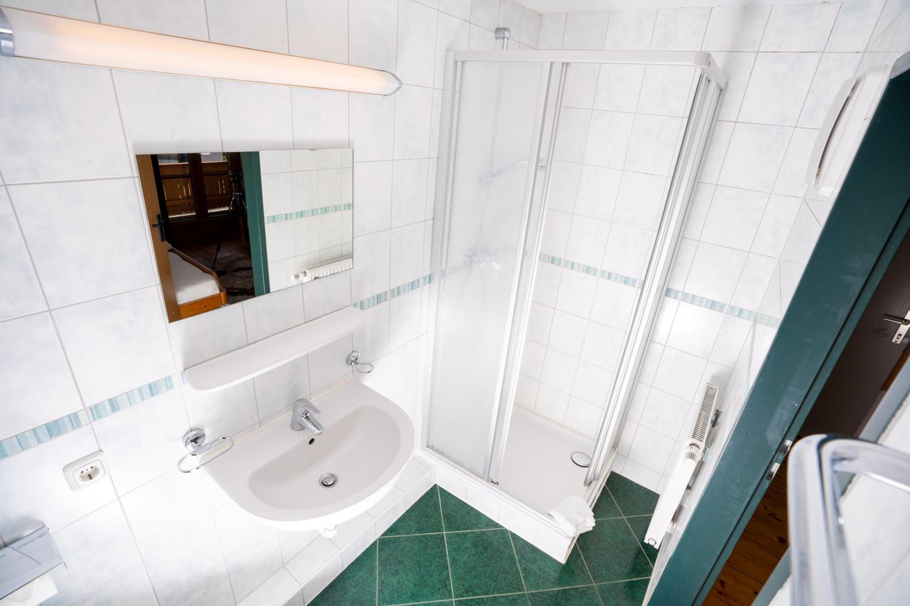 Double Room with Balcony - Photo 2