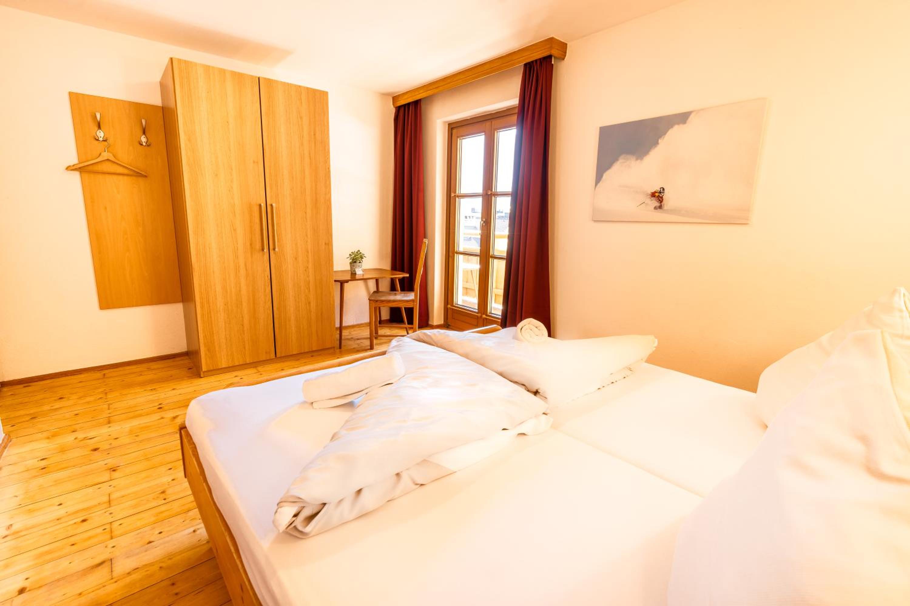 Double Room with Balcony - Photo 7