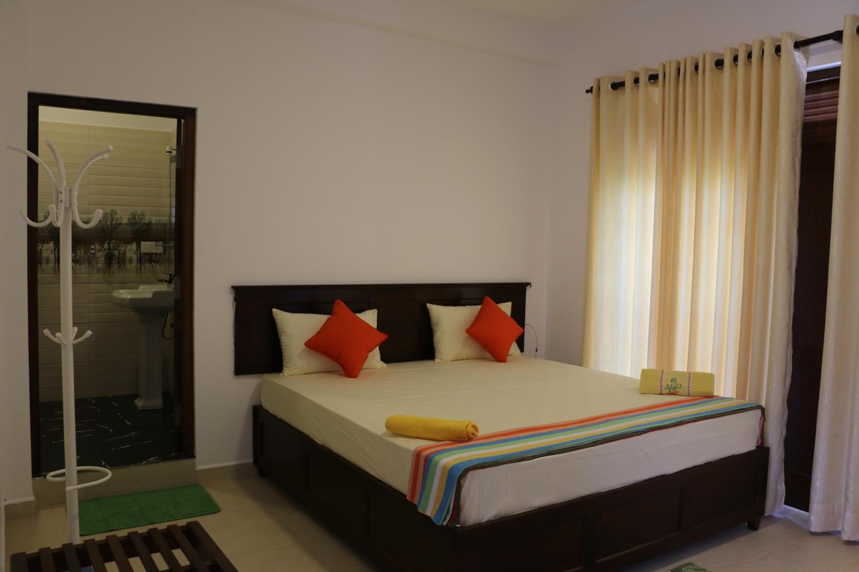 Deluxe Double Room with Balcony photo 2