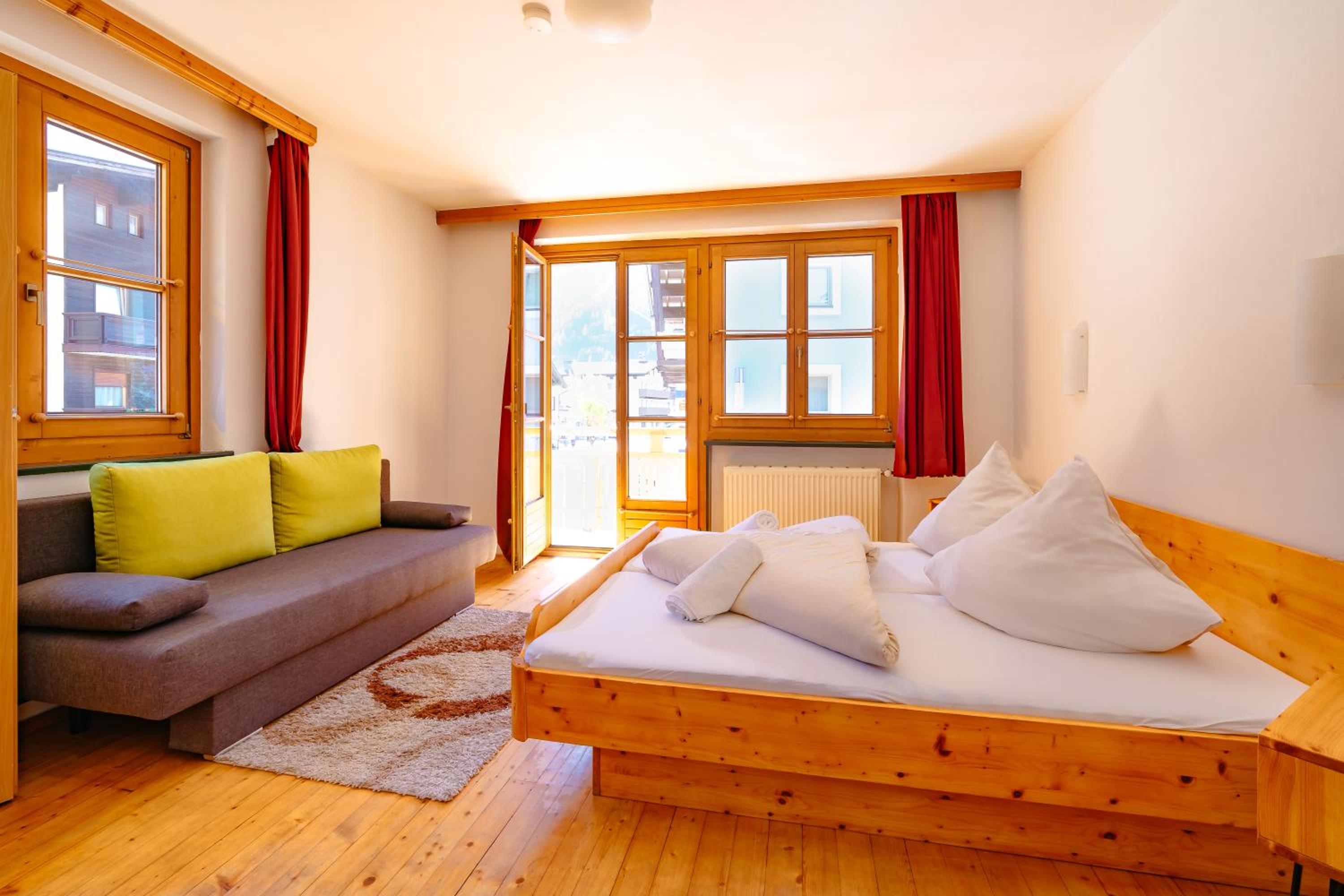 Triple Room with Balcony - Photo 1