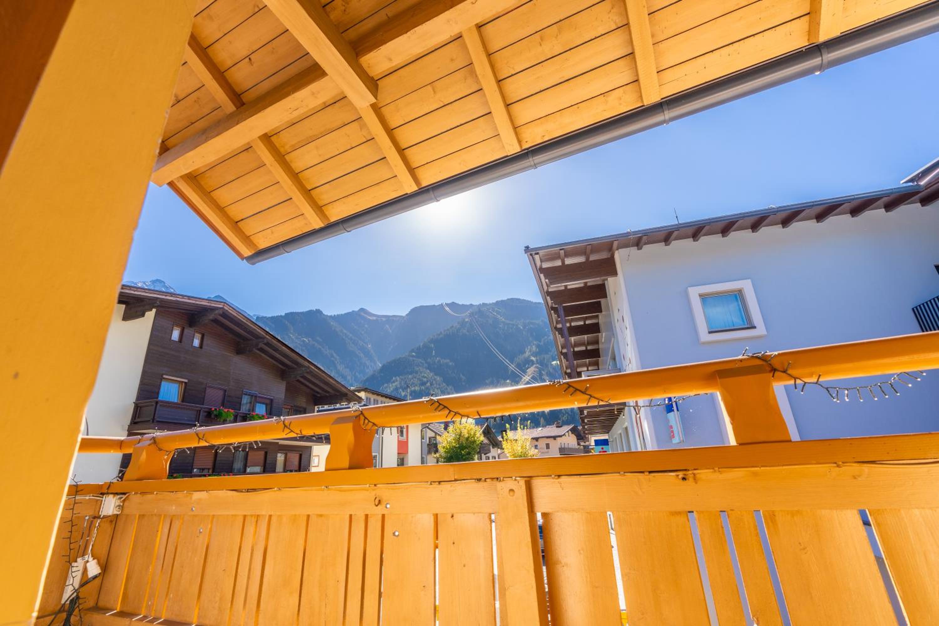 Triple Room with Balcony - Photo 16