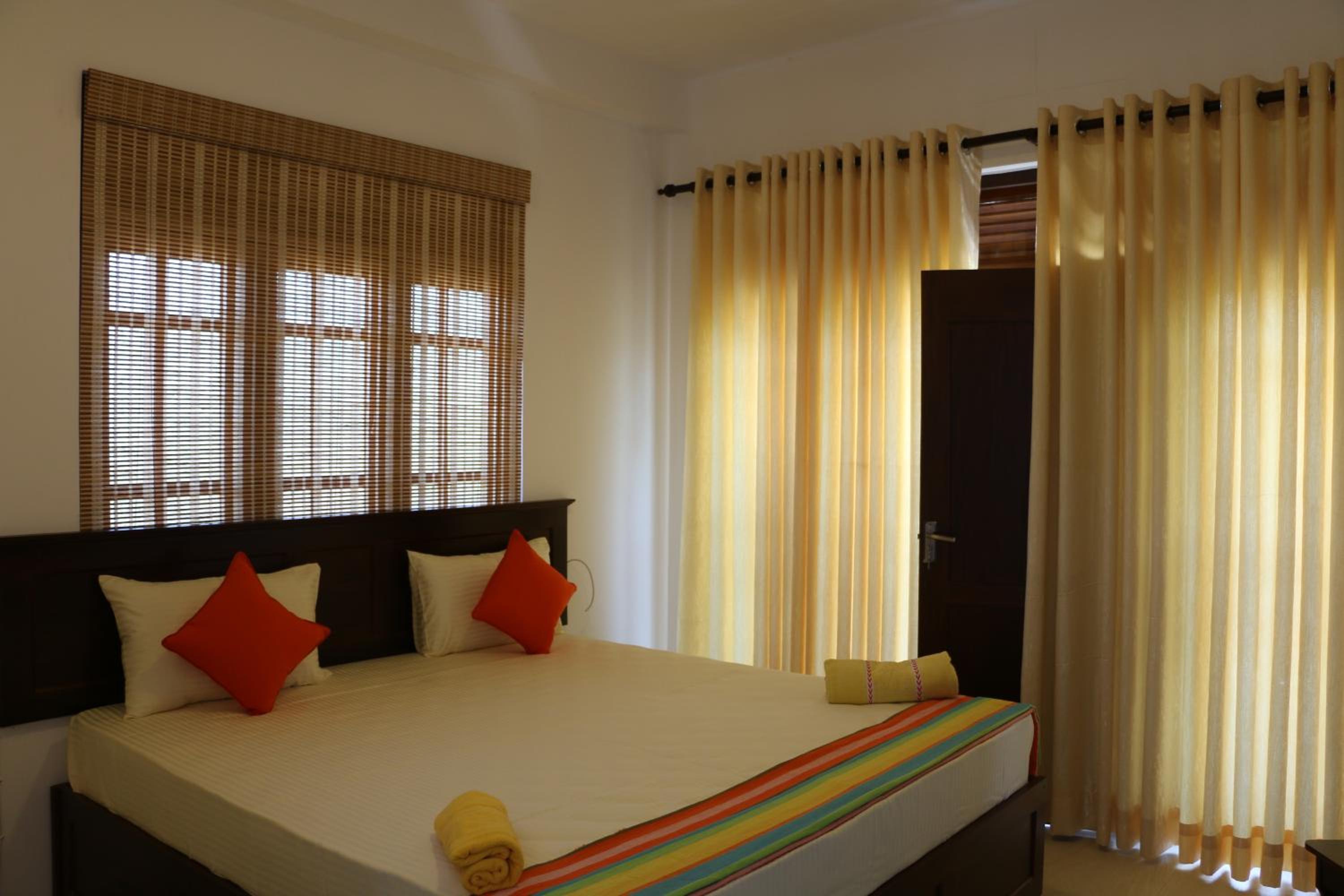 Deluxe Double Room with Balcony photo 3