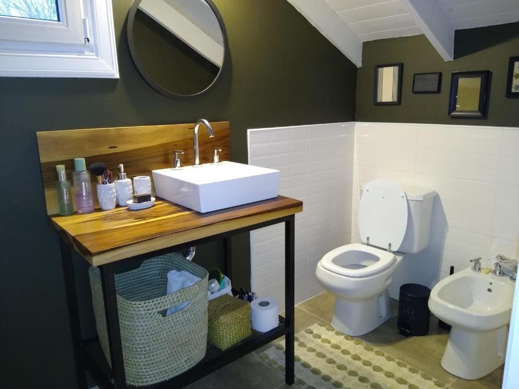 Three-Bedroom House photo 3