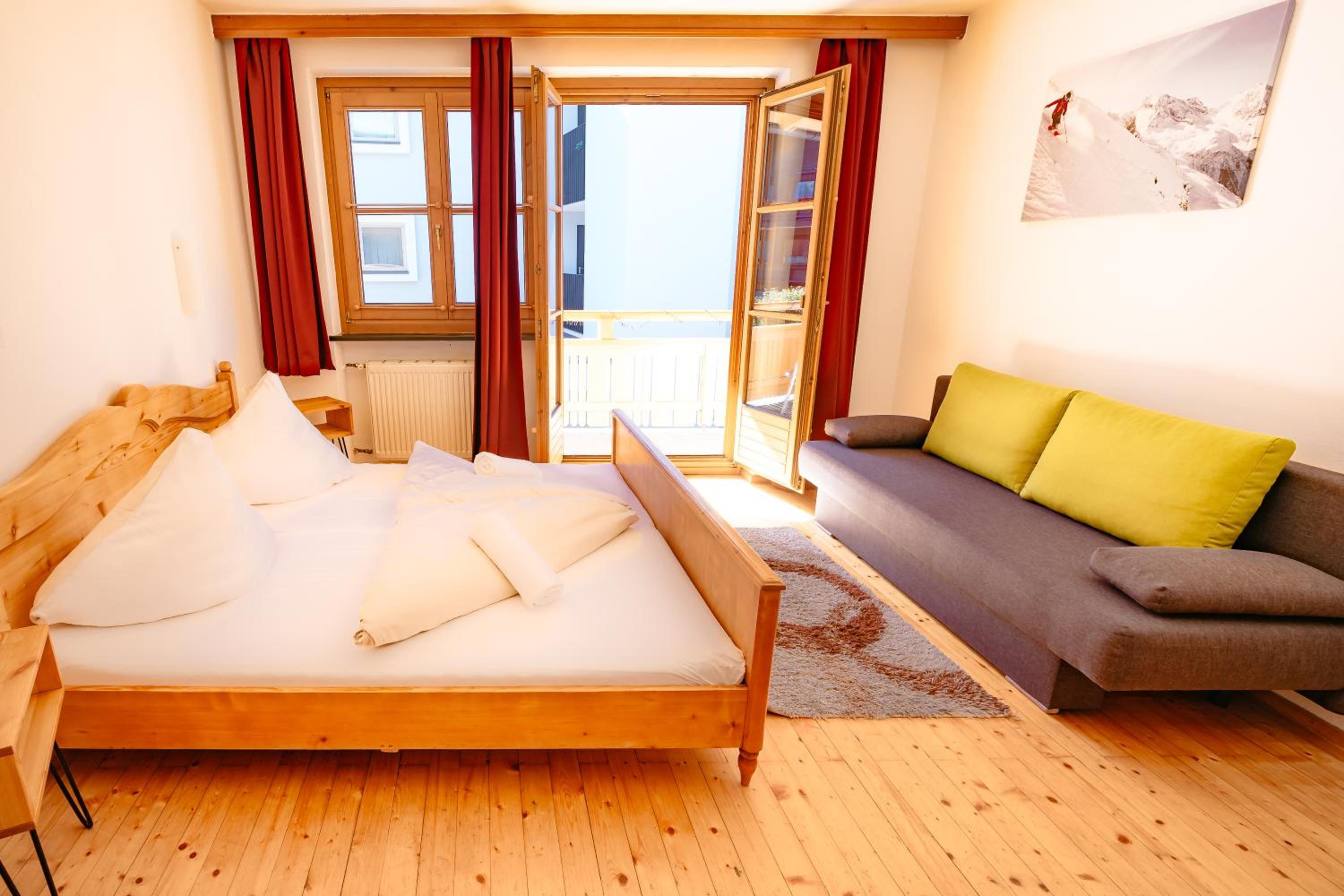 Triple Room with Balcony - Photo 7