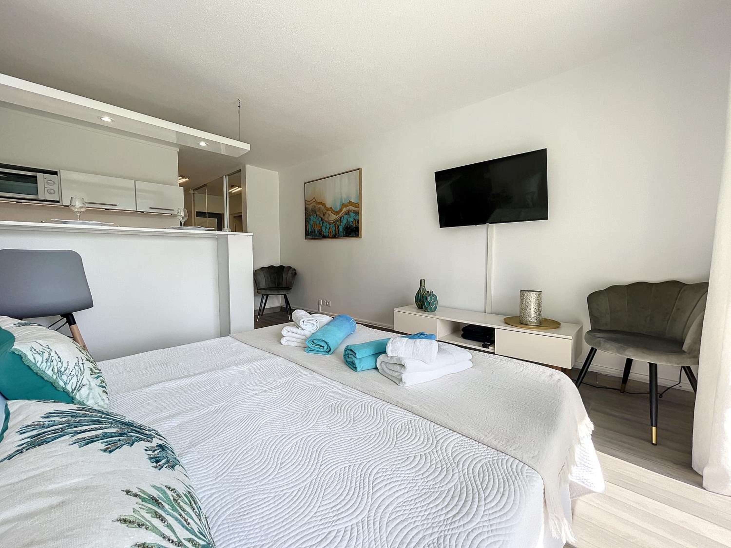 One-Bedroom Apartment - Photo 16