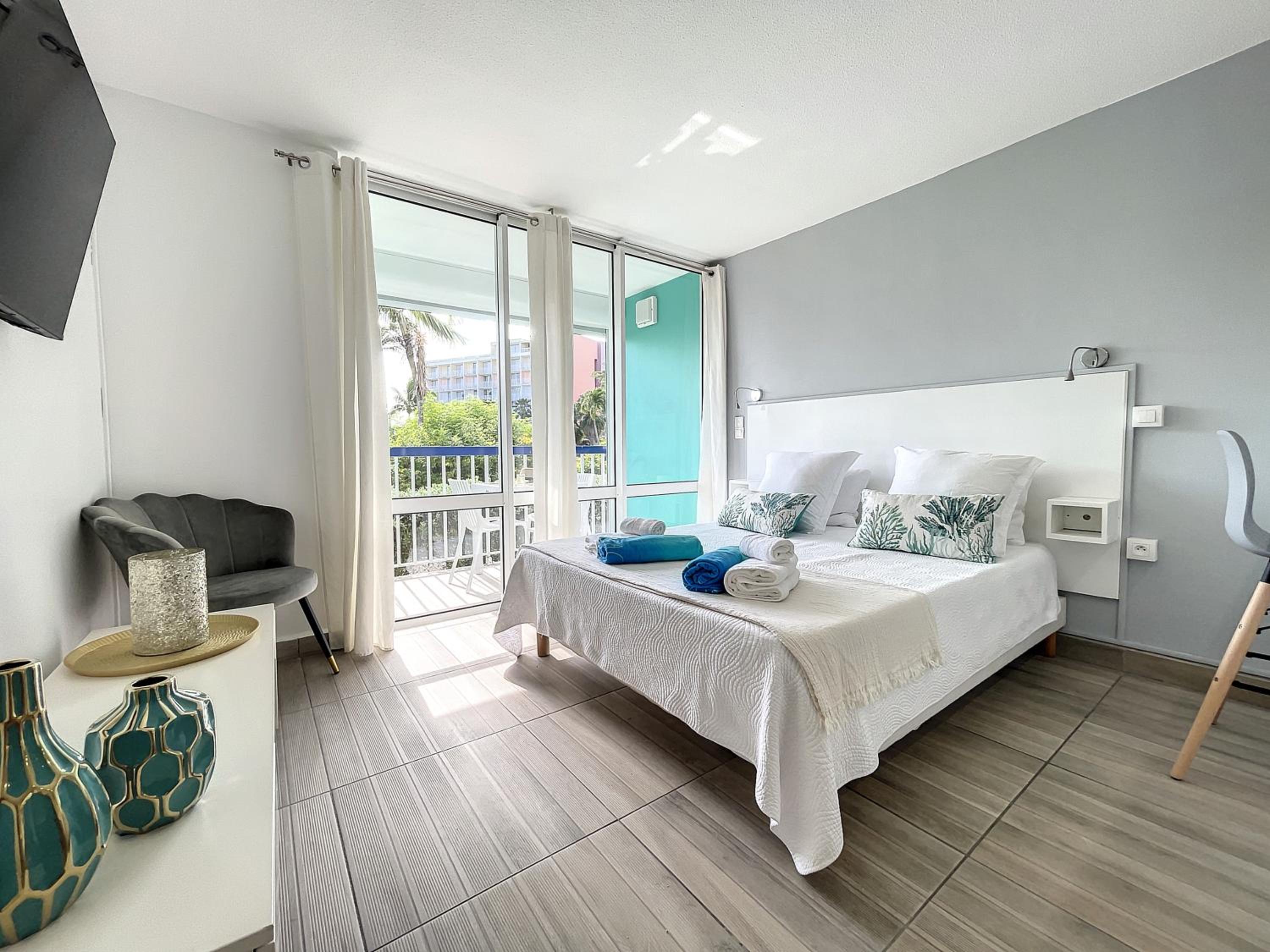 One-Bedroom Apartment - Photo 10