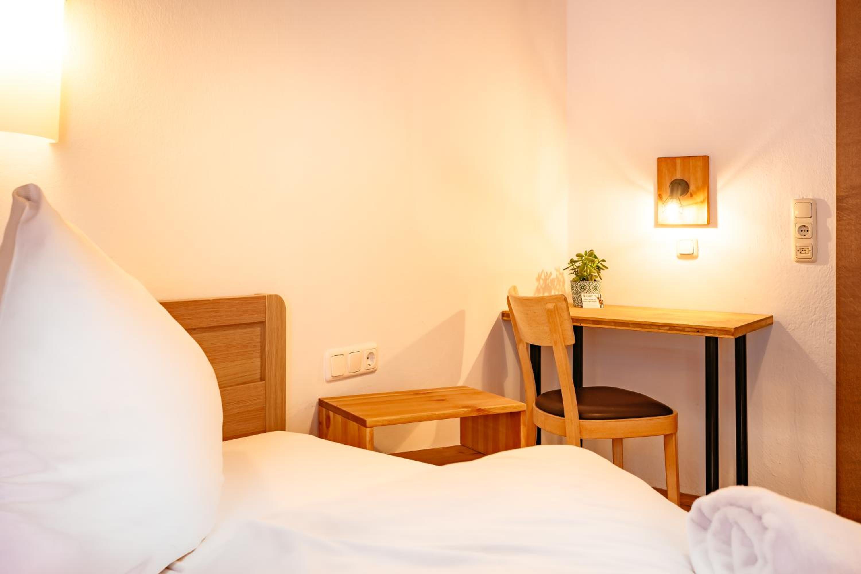 Triple Room with Balcony - Photo 4