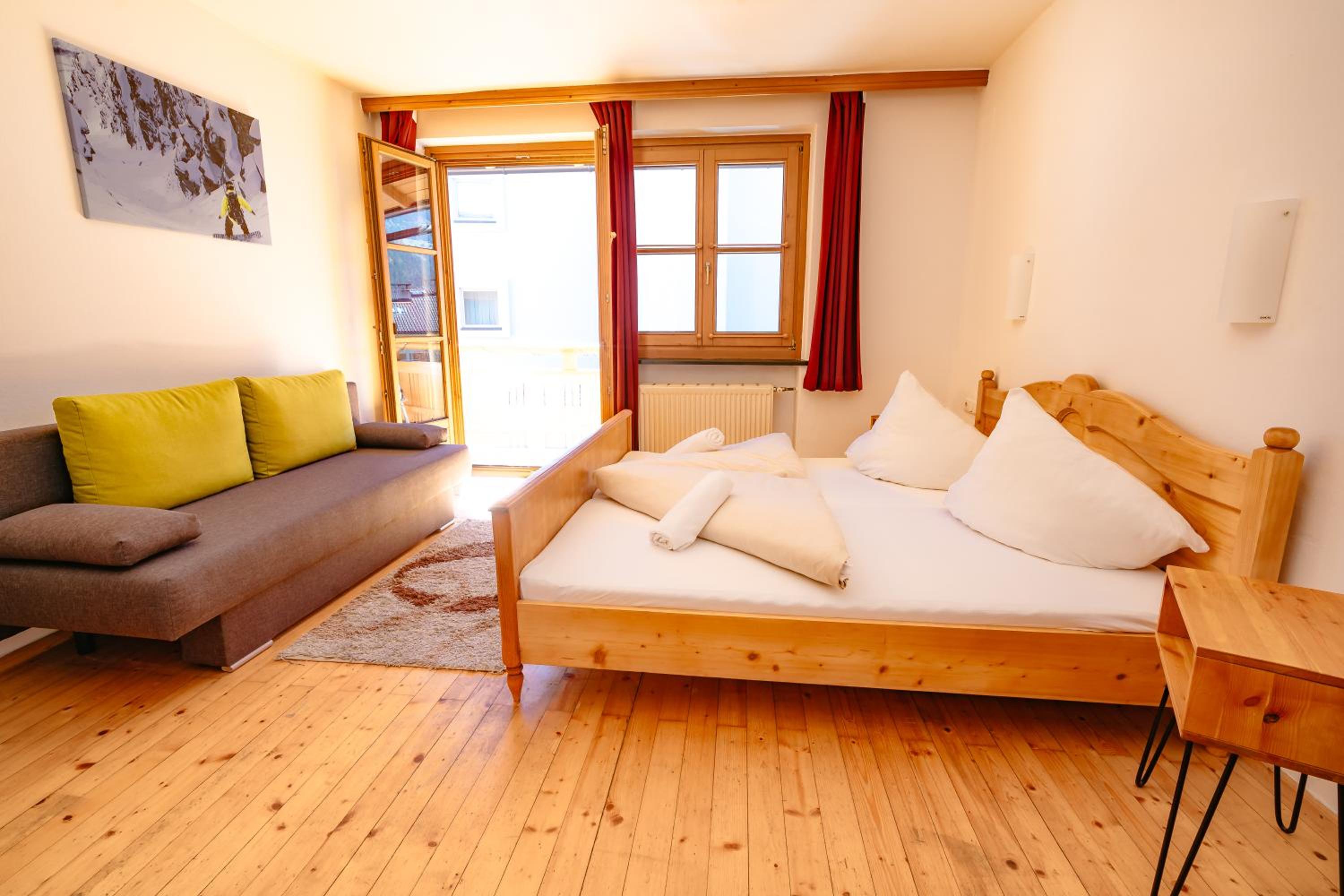 Triple Room with Balcony - Photo 3