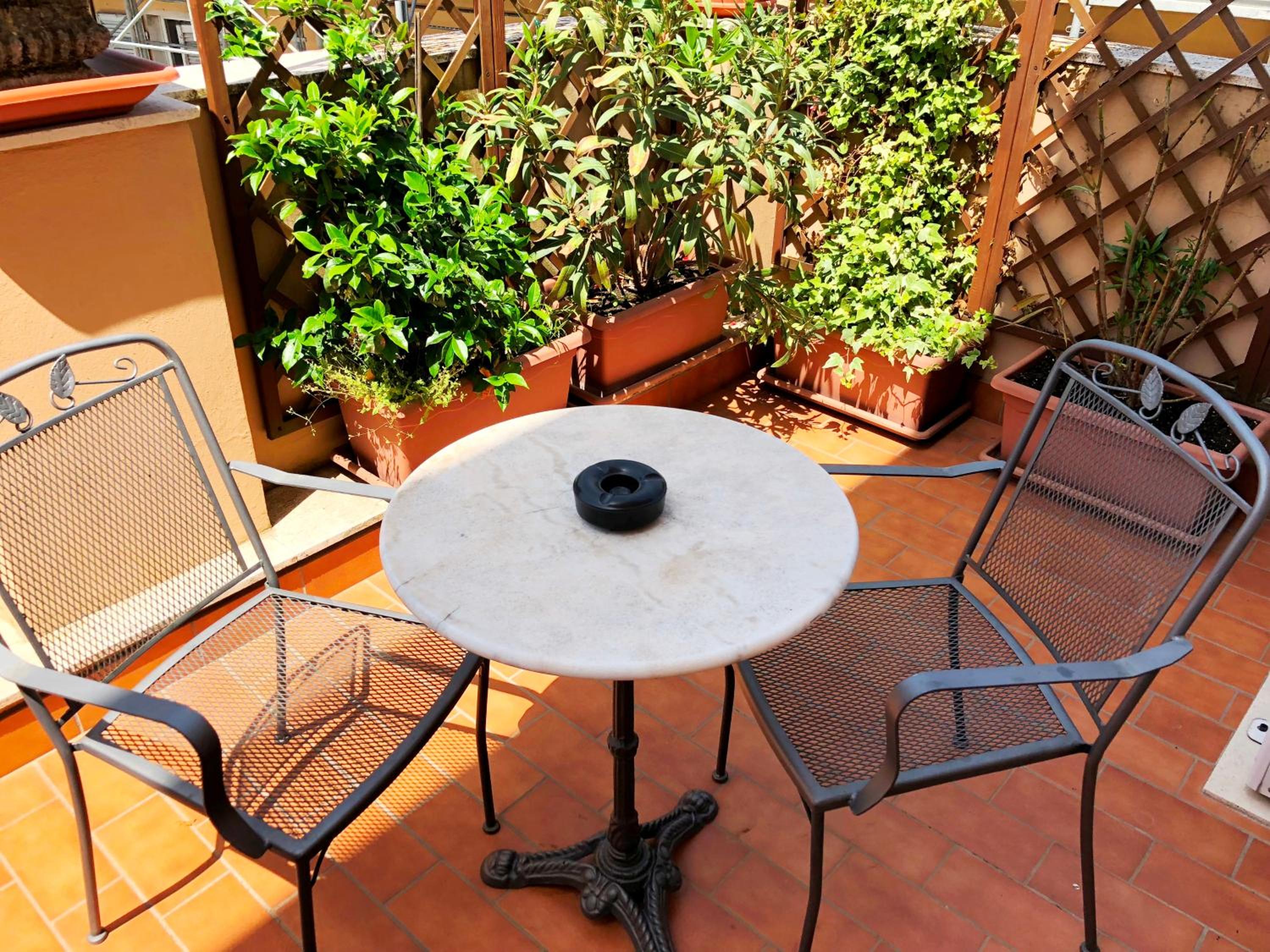 Double or Twin Room with Terrace - Photo 4