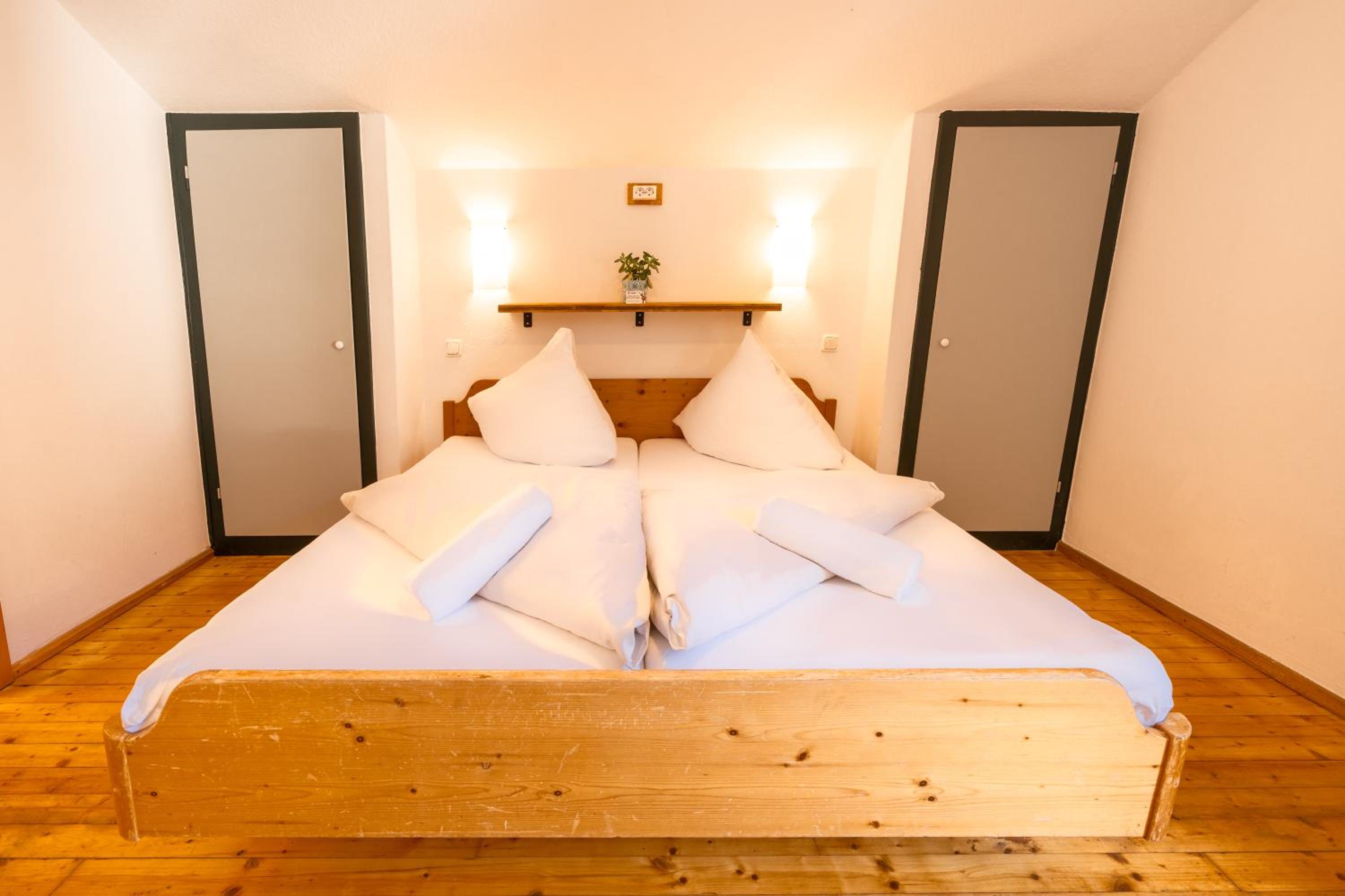 Triple Room with Balcony - Photo 18