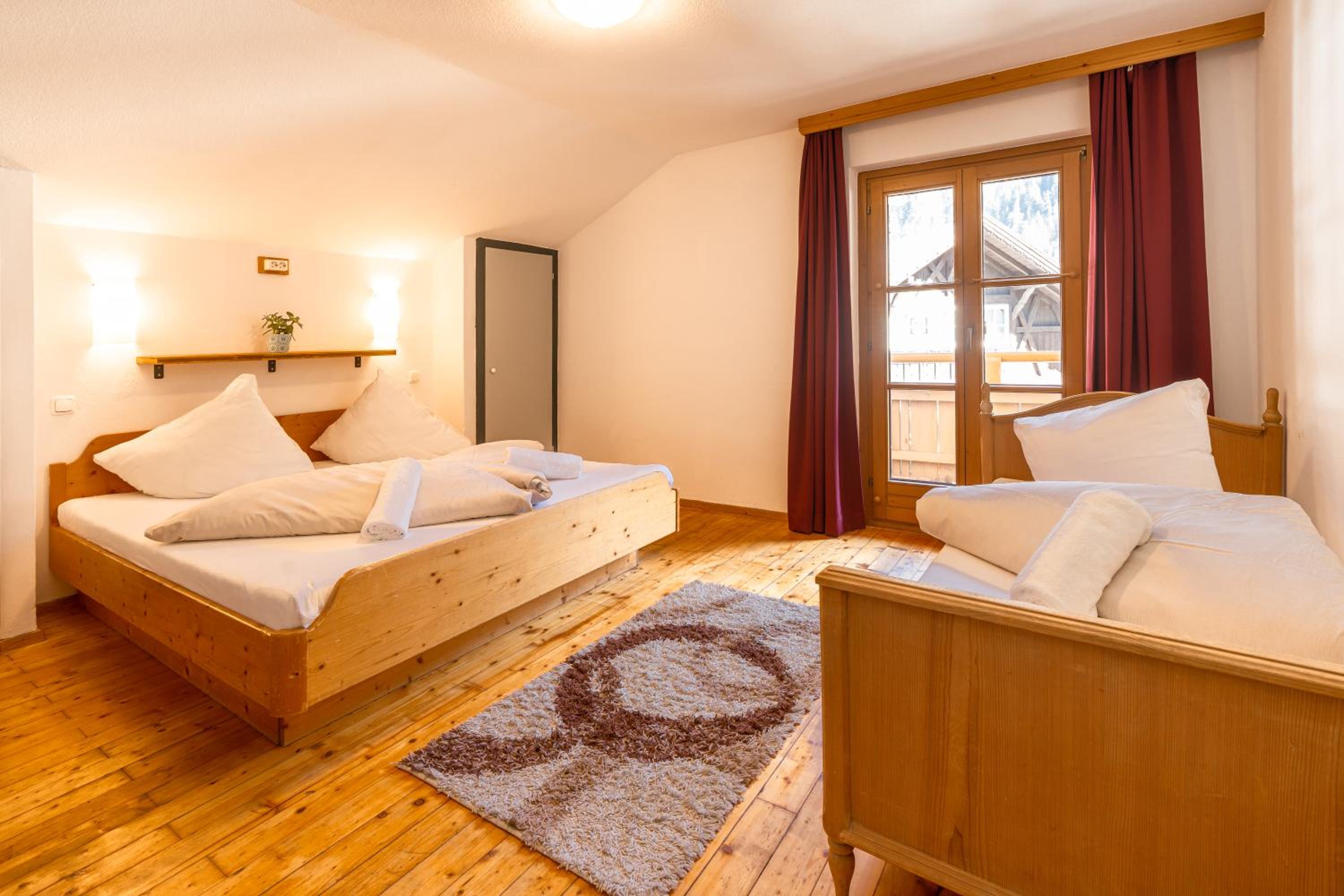 Triple Room with Balcony - Photo 20