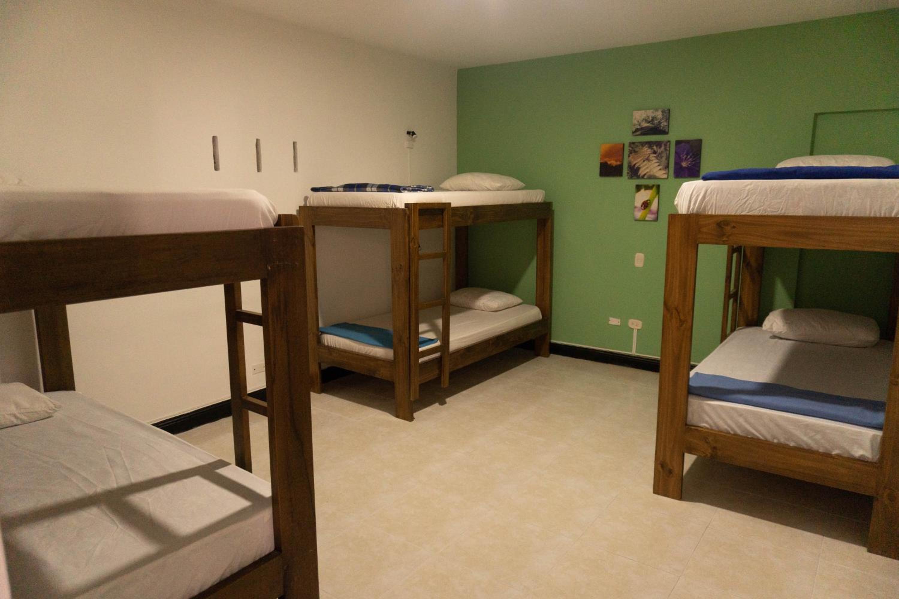 Bed in 6-Bed Dormitory Room photo 1