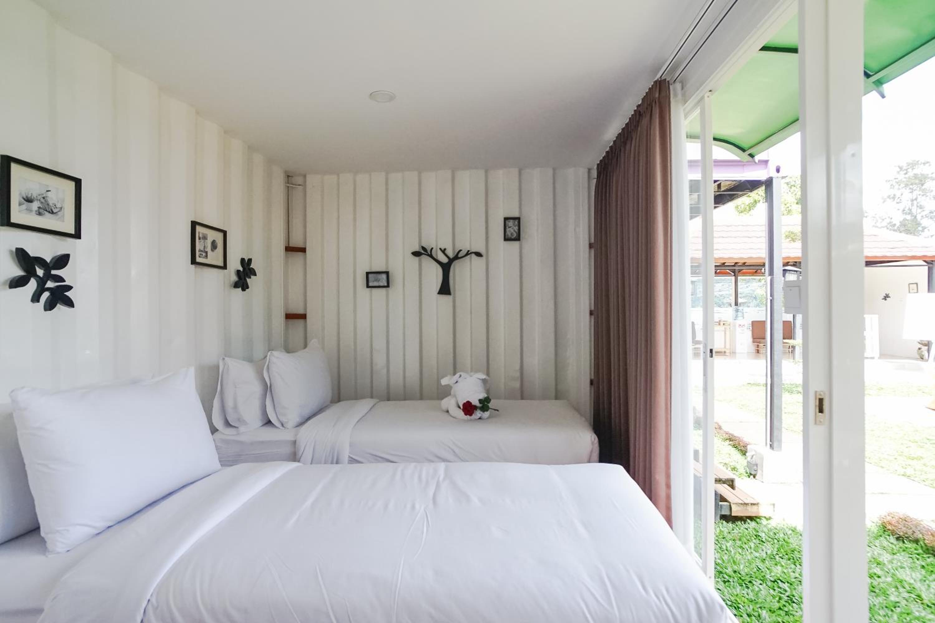Standard Double Room - Photo 8