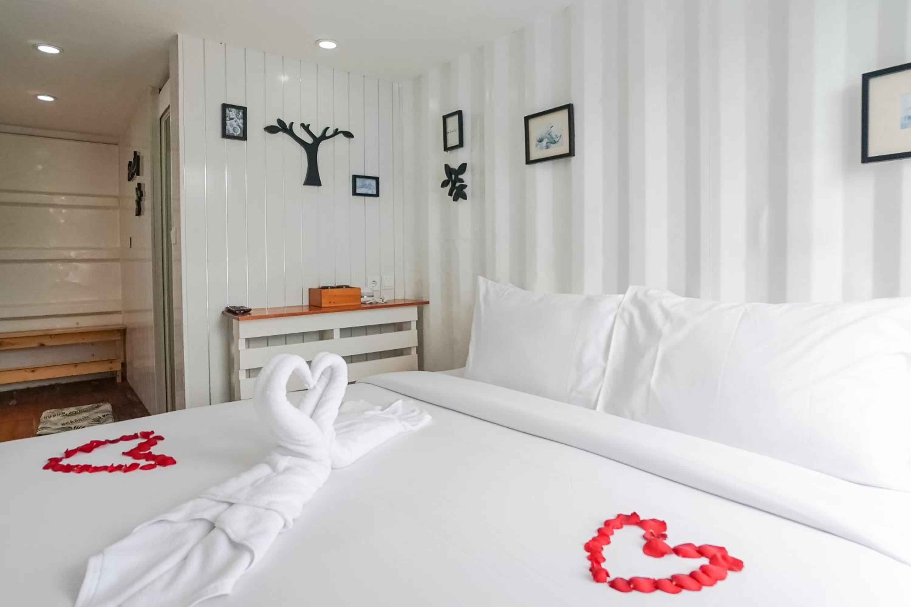 Superior Double Room - Photo 11