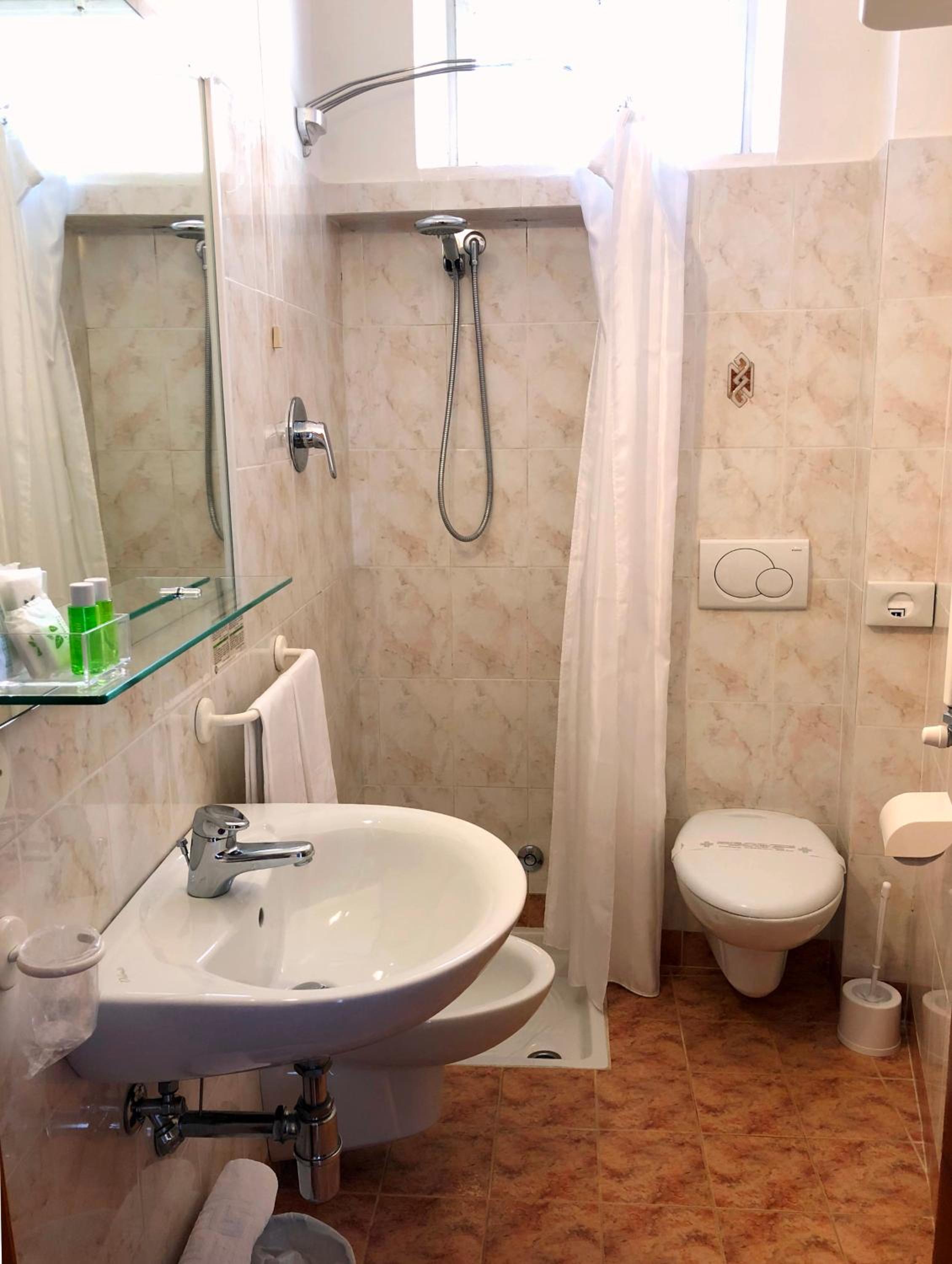 Double or Twin Room with Terrace - Photo 15