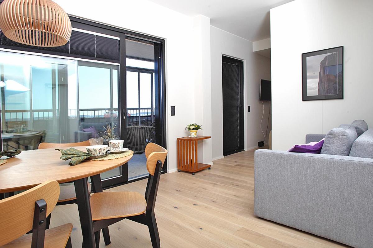 One-Bedroom Apartment - Photo 2