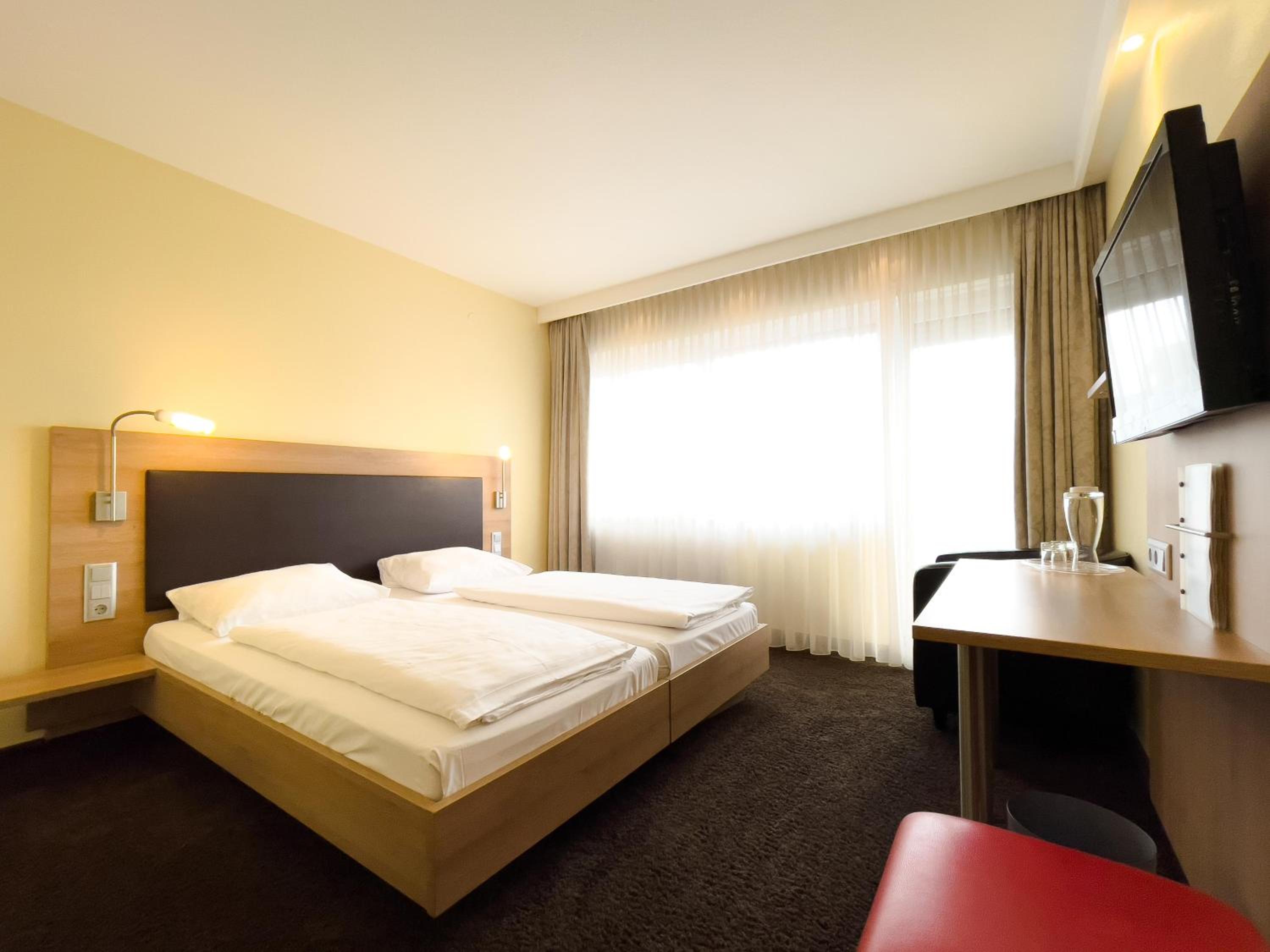 Doppelzimmer mit 2 Einzelbetten - Photo 4