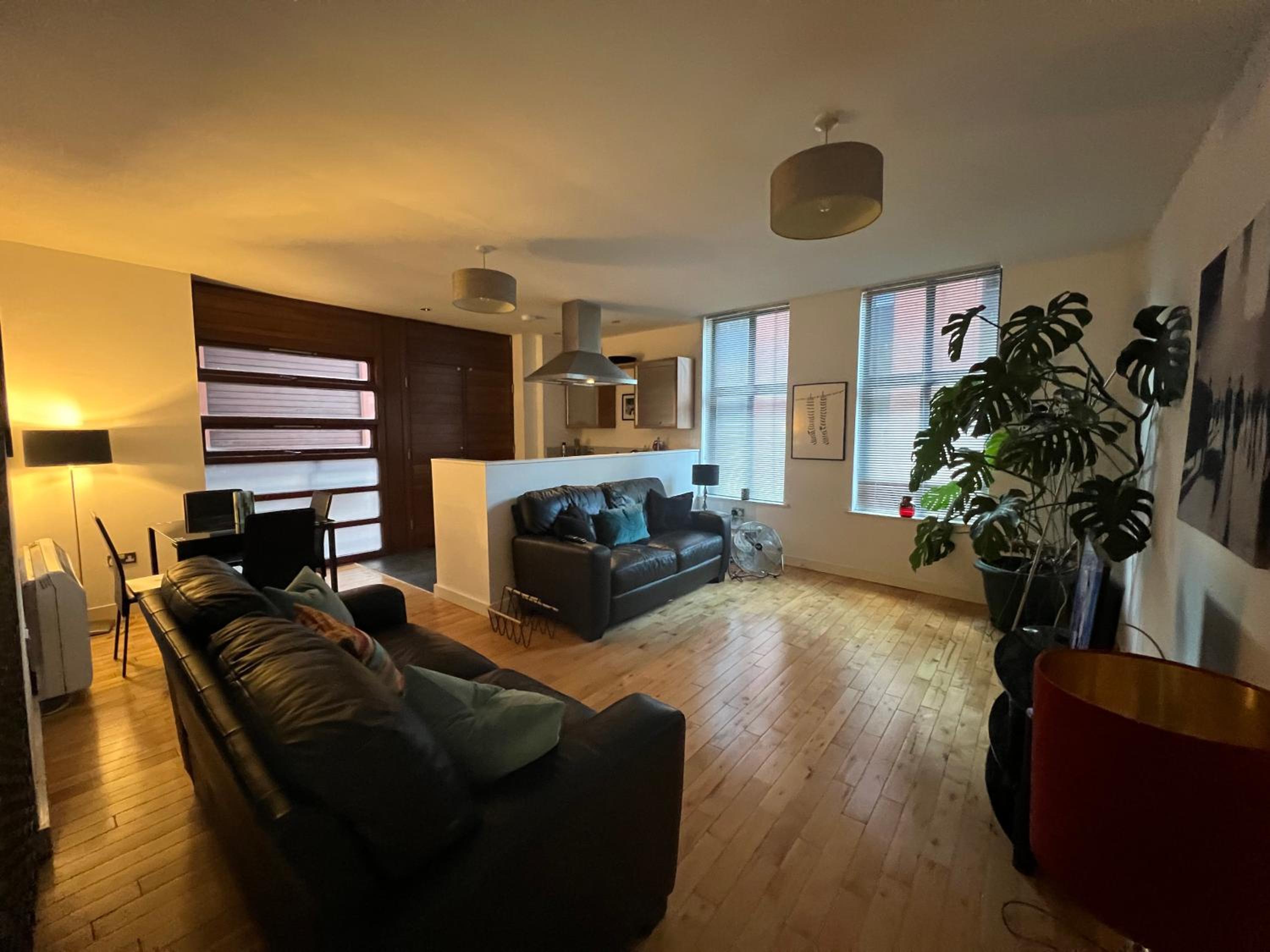 One-Bedroom Apartment - Photo 2
