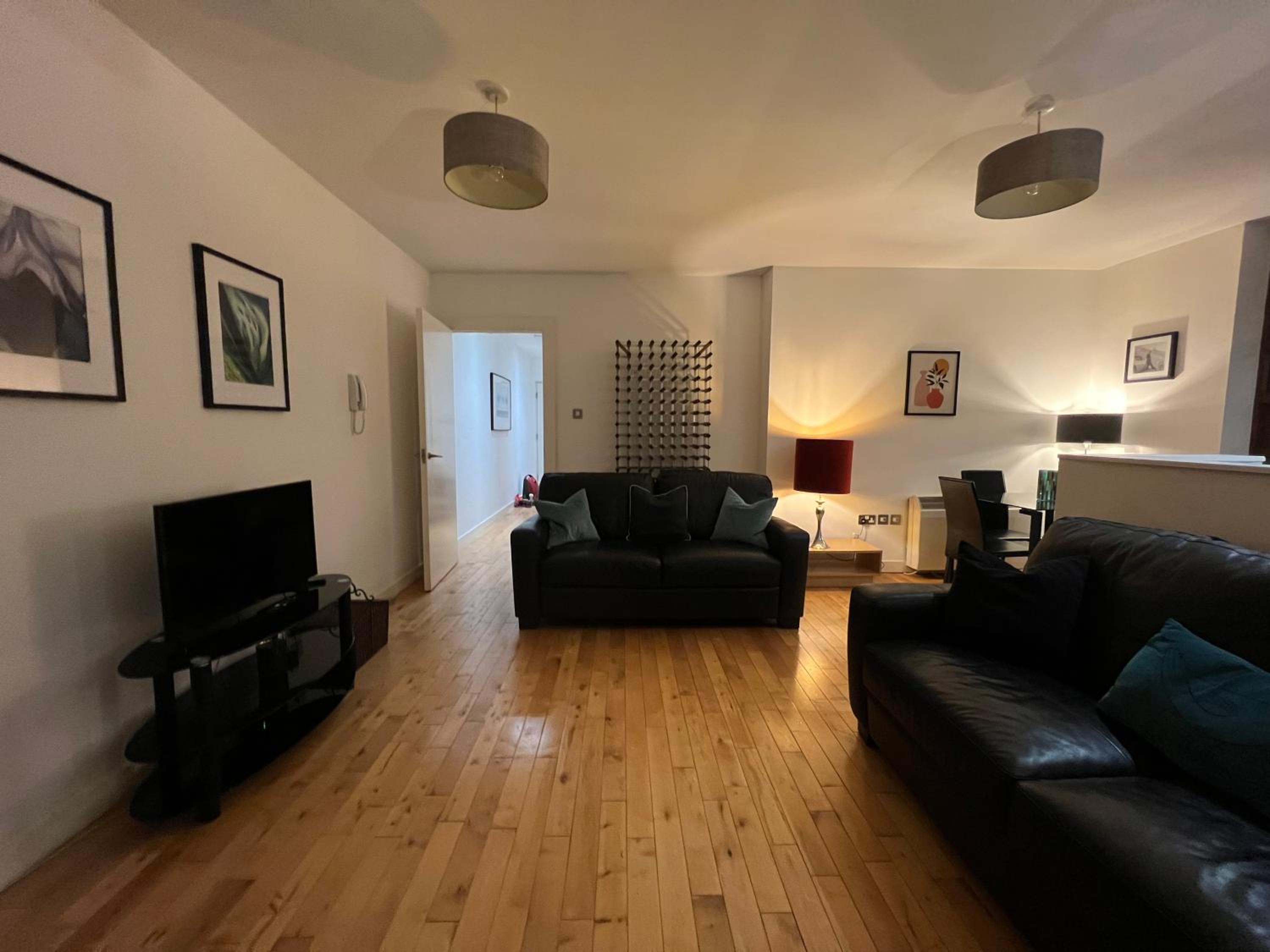 One-Bedroom Apartment - Photo 1