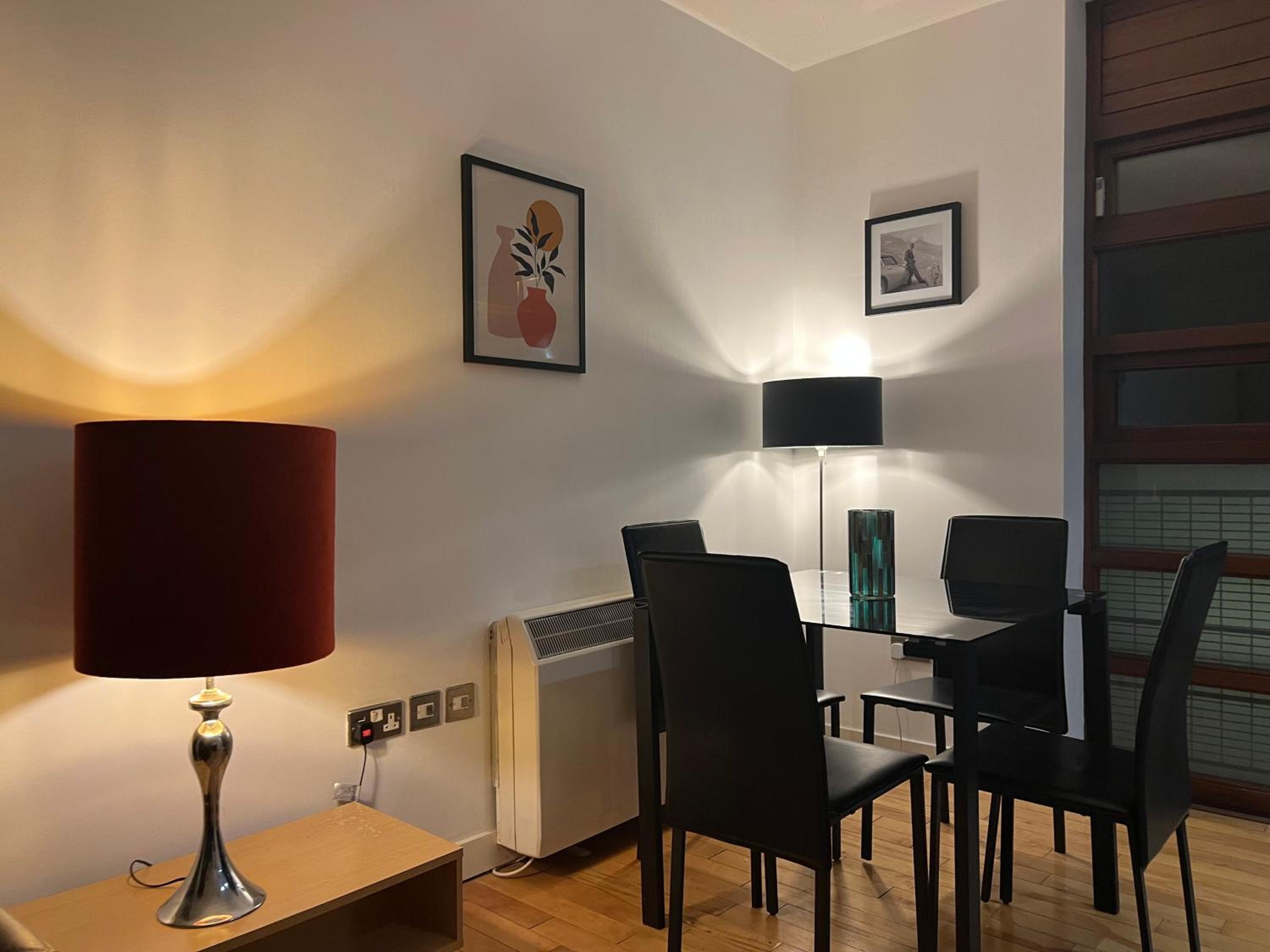 One-Bedroom Apartment - Photo 6