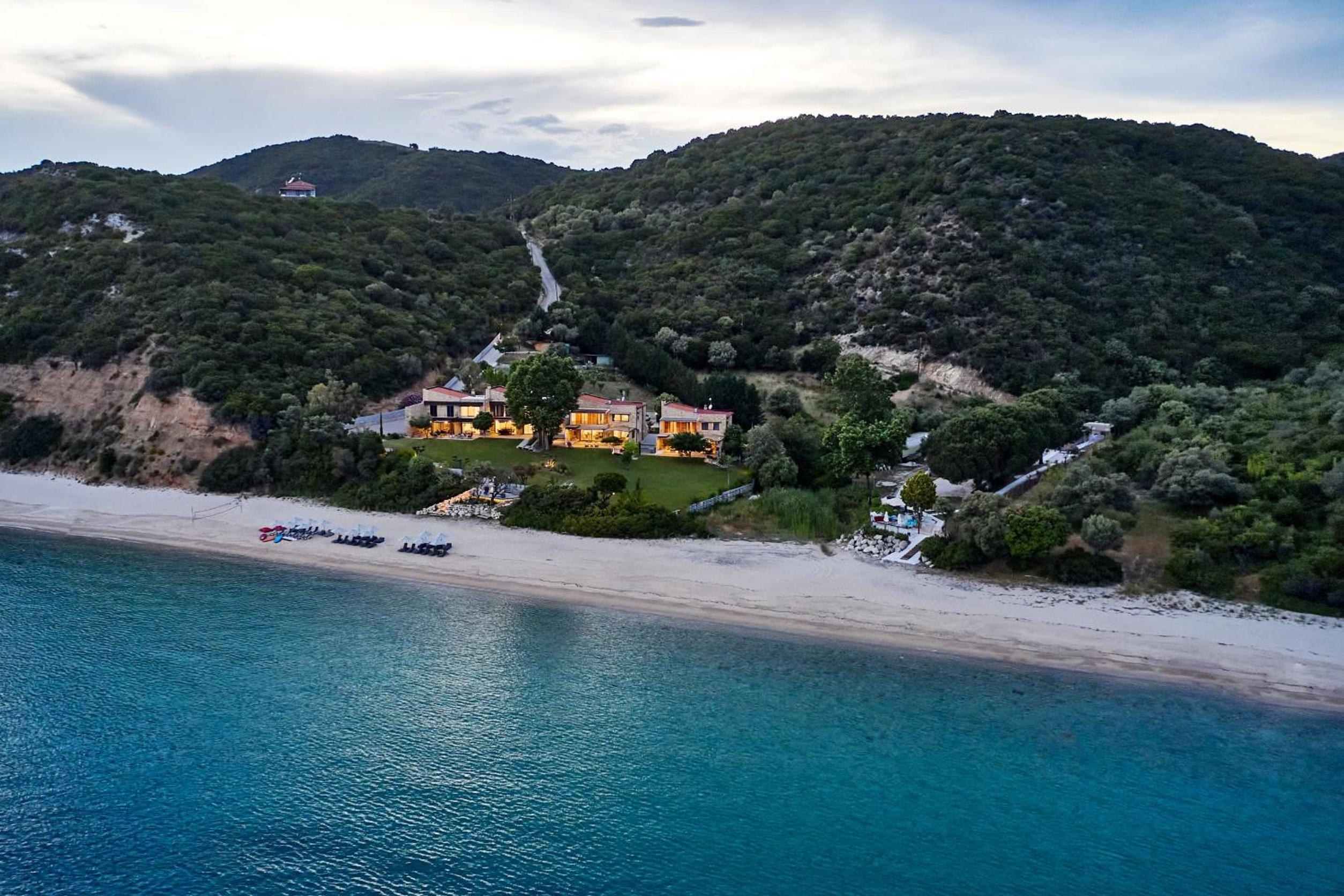 Villa - Beach Front photo 3