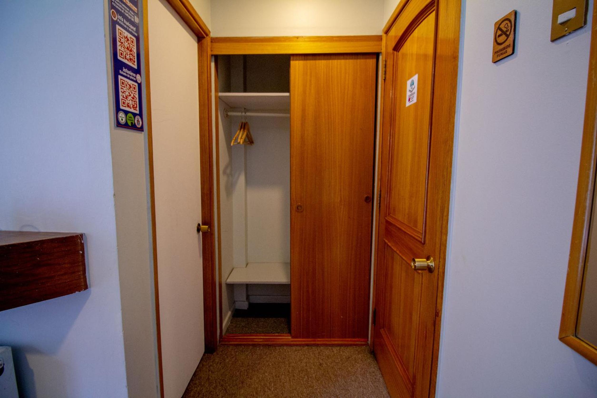 Standard Twin Room photo 3
