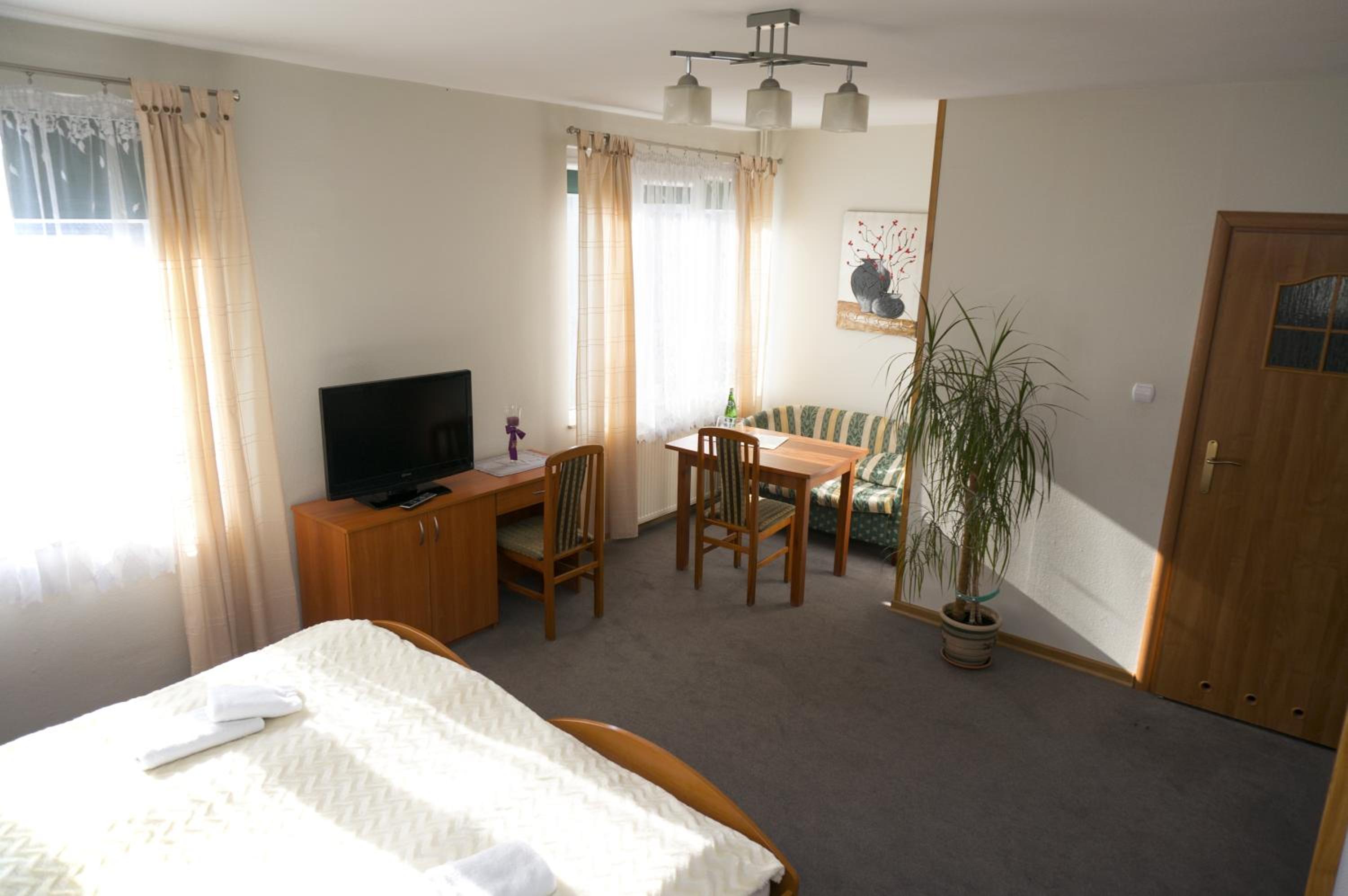 Double Room - Photo 4