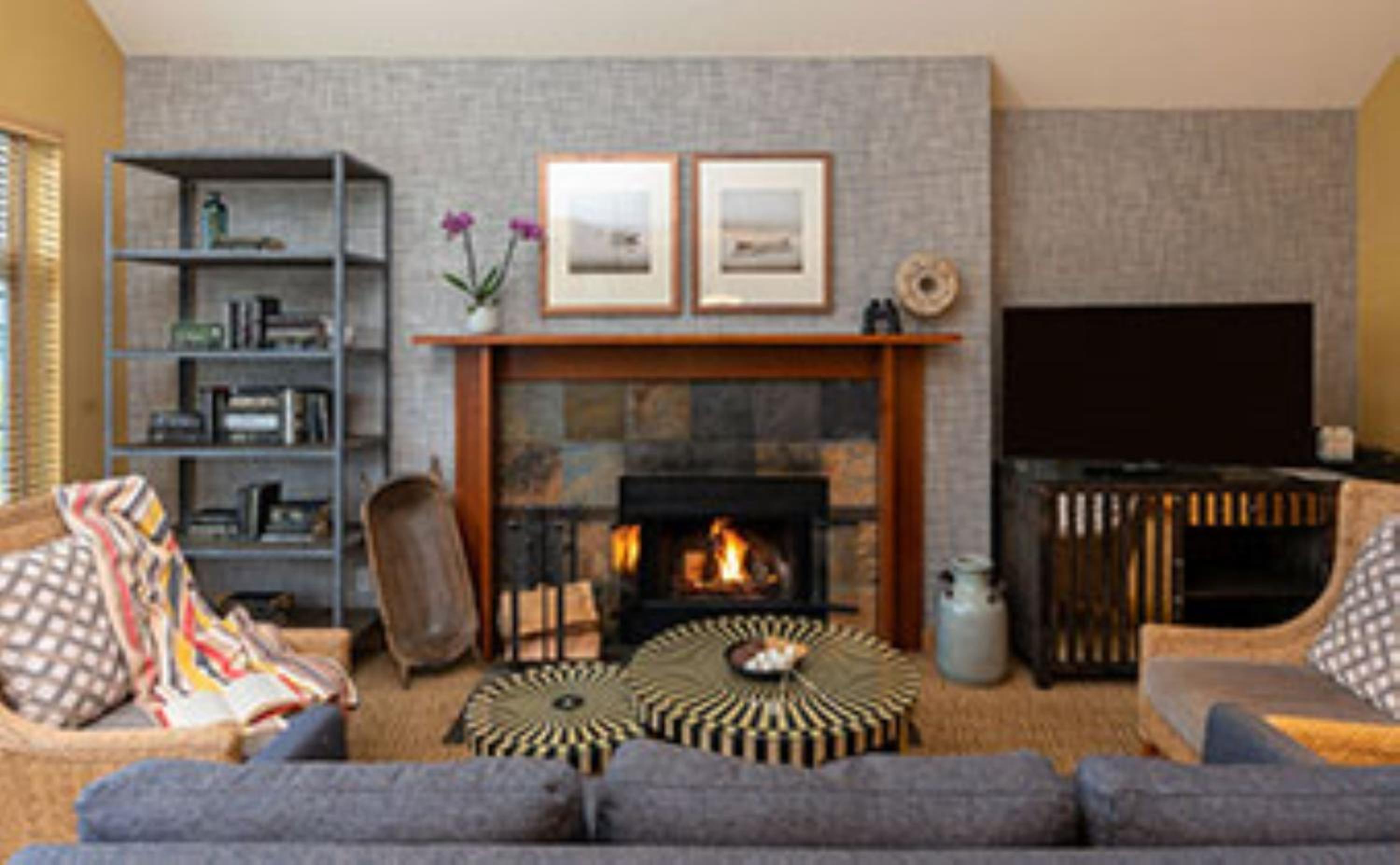 One-Bedroom Cottage with King Bed thumbnail 5