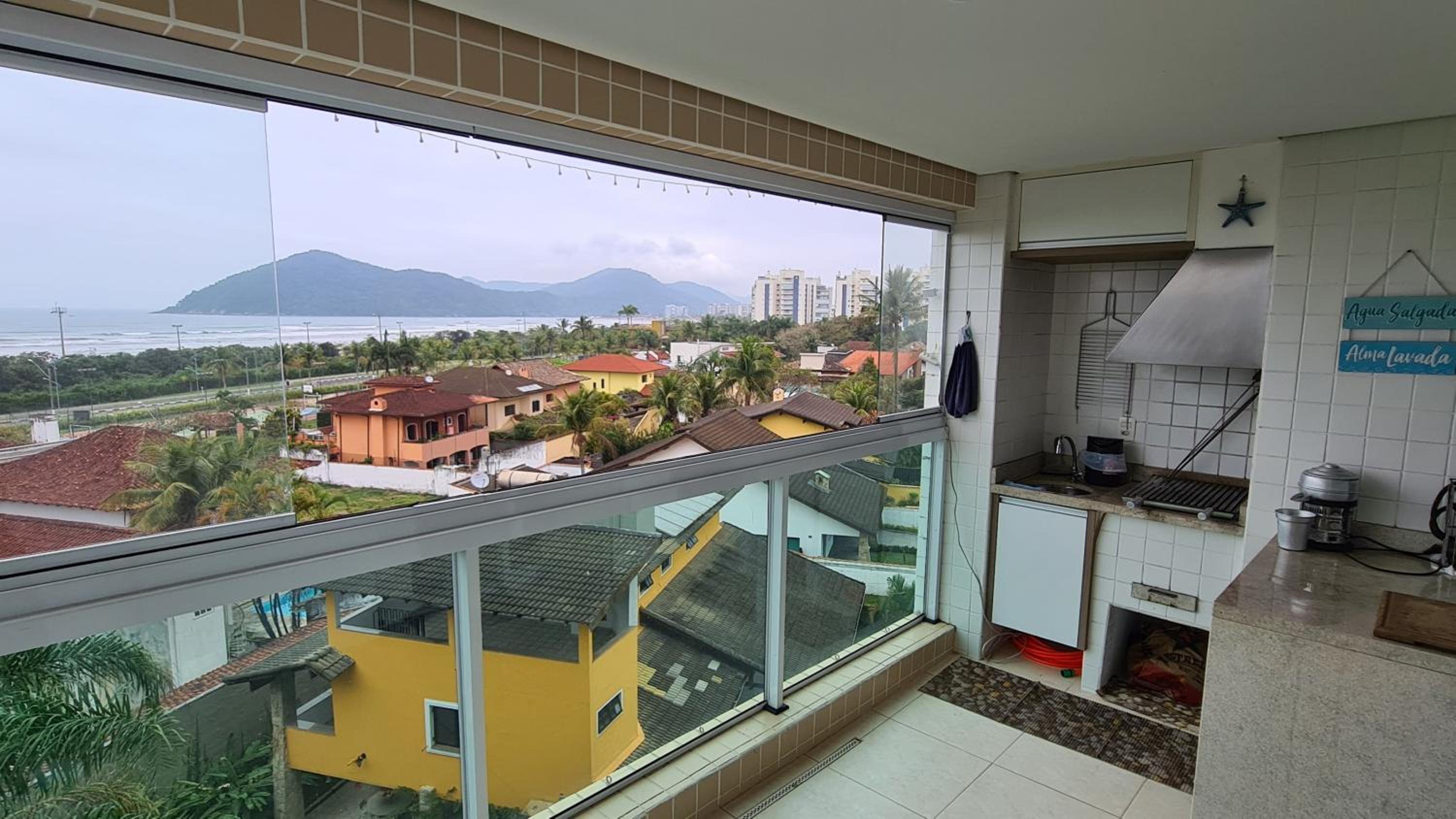 Apartment with Sea View photo 2