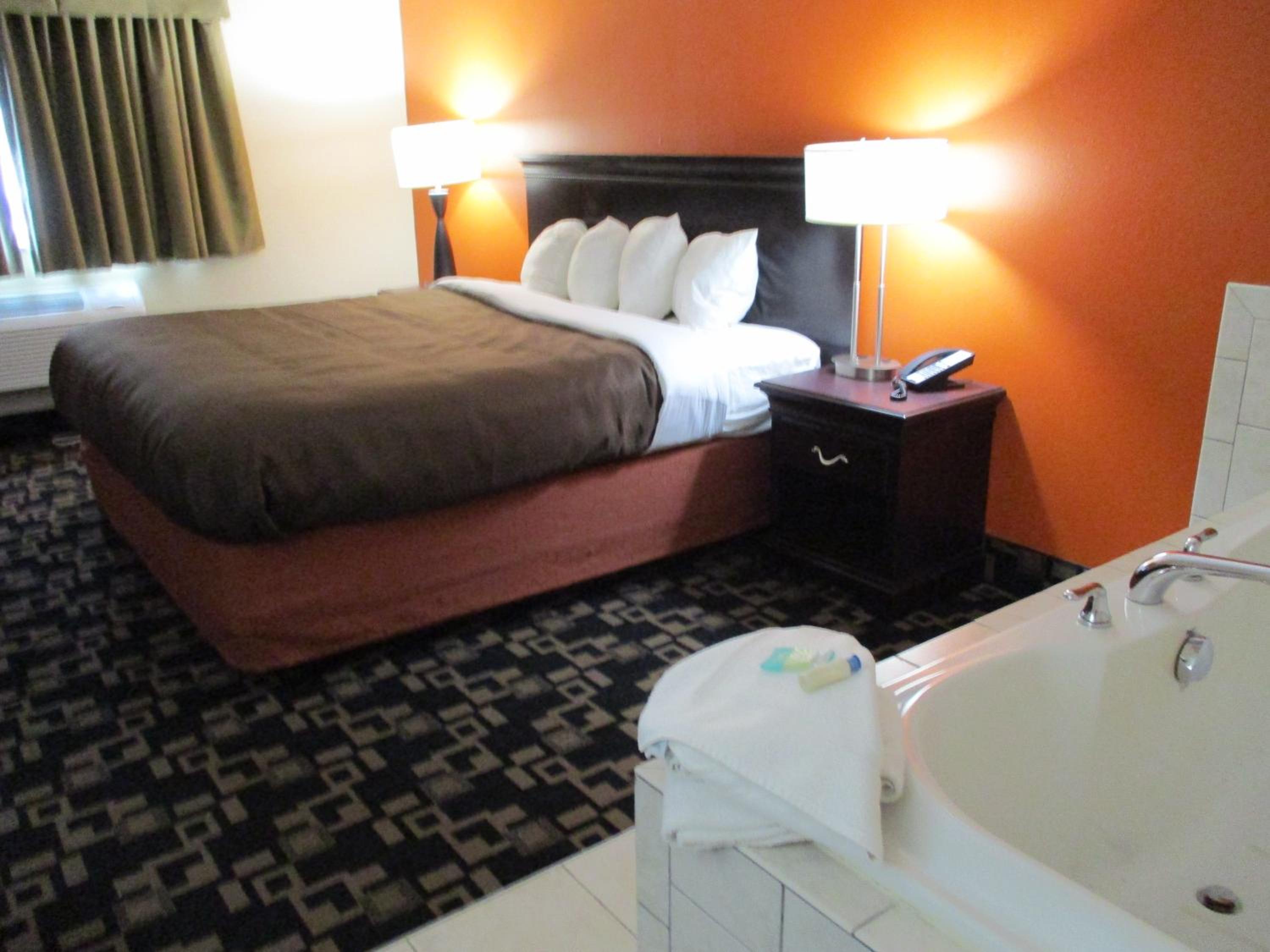 Suite - Mobility Access/Non-Smoking photo 3