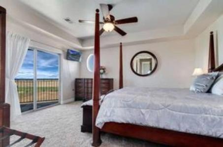 Queen Room with Balcony photo 3
