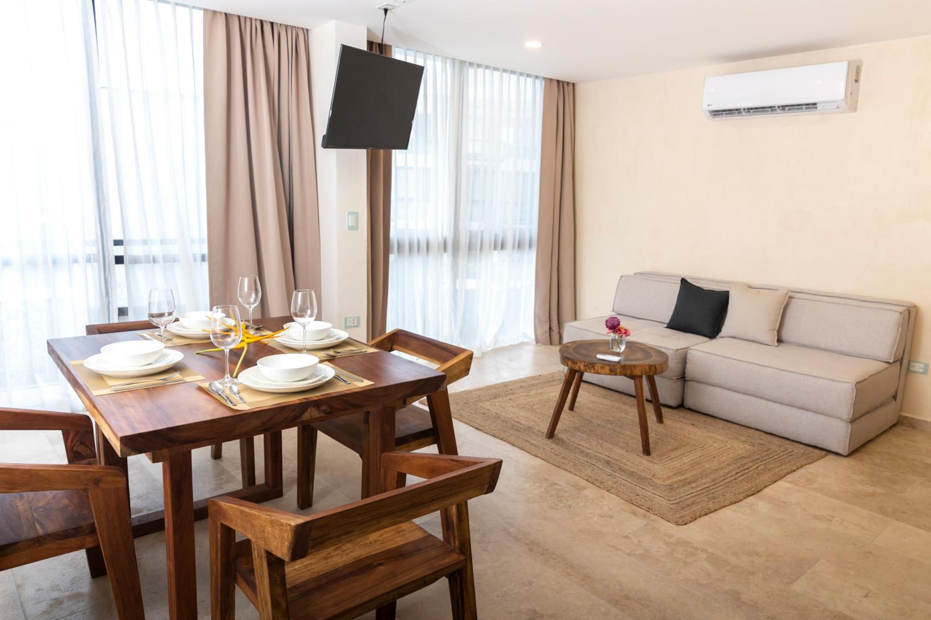 Two-Bedroom Deluxe Apartment with Balcony