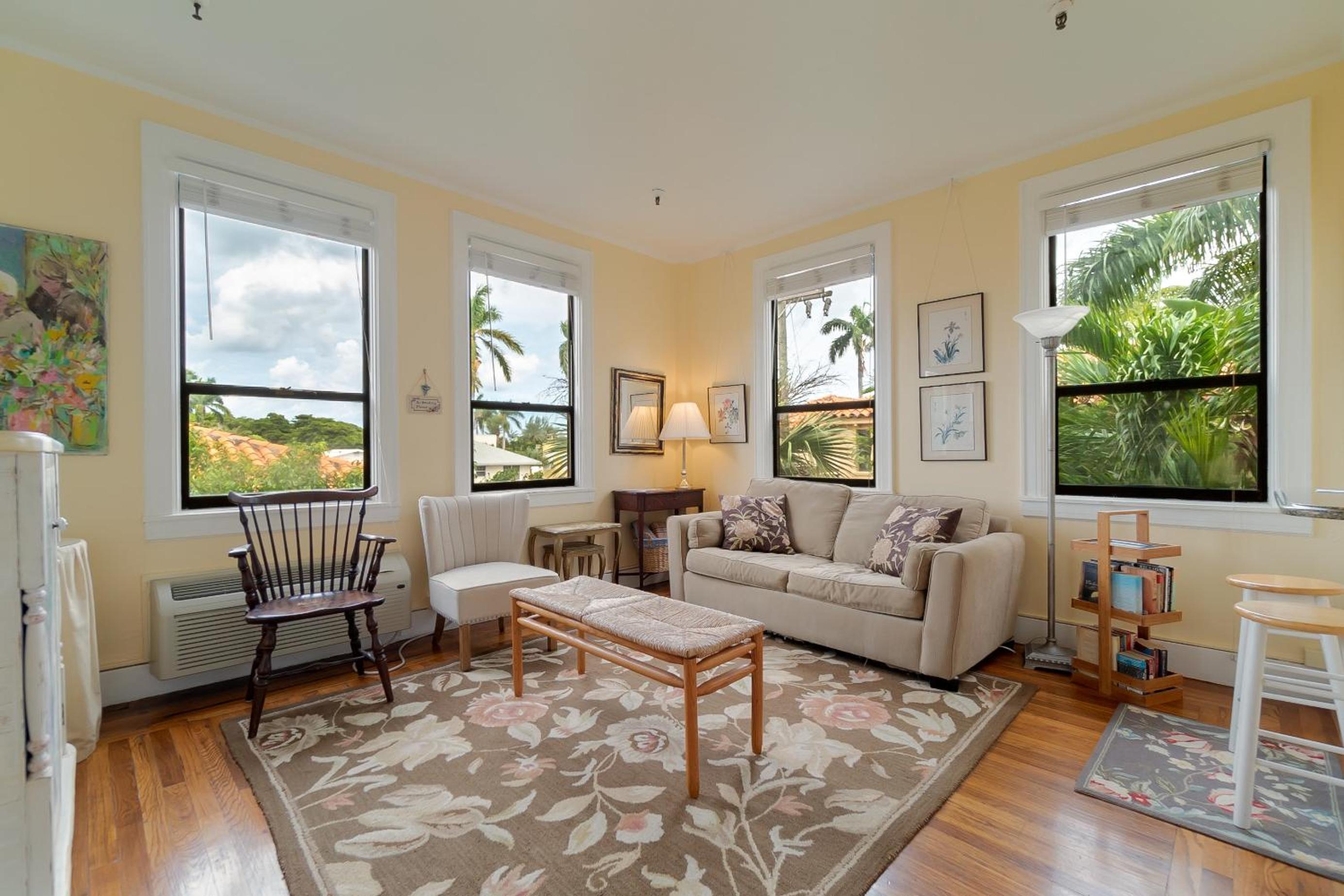 Tropical Provence 1 Bedroom