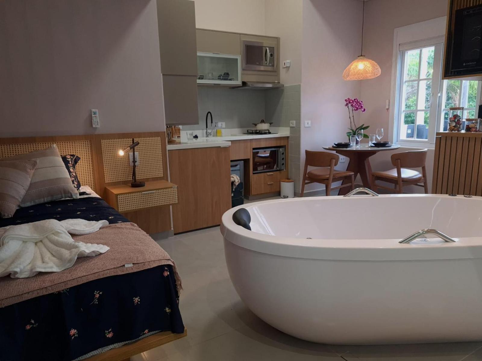 Studio with Spa Bath - Photo 1