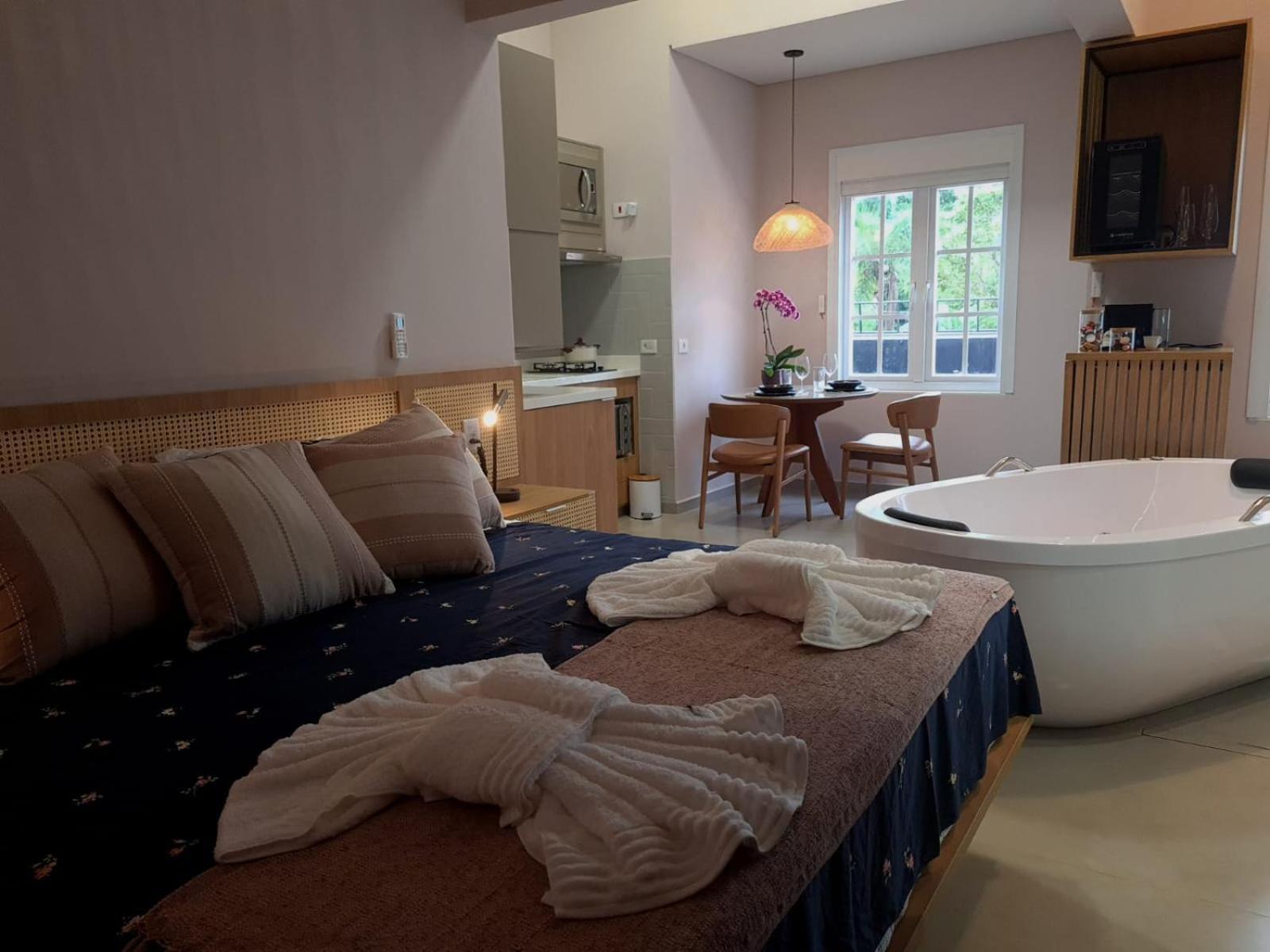 Studio with Spa Bath - Photo 33