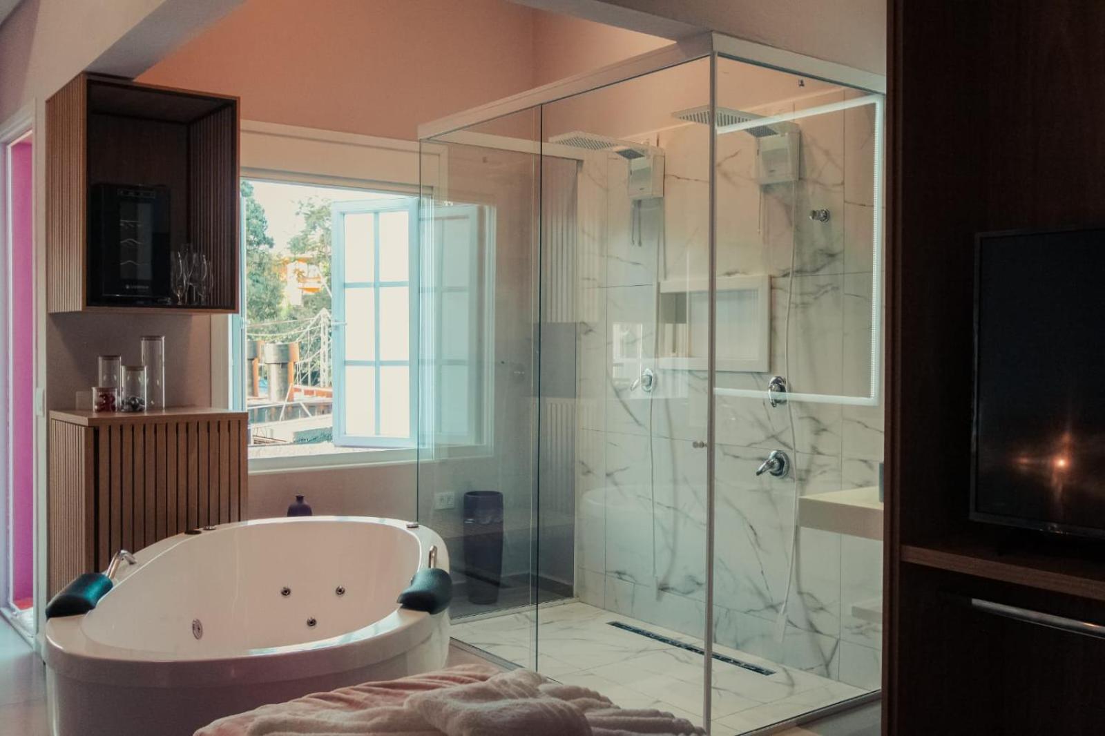 Studio with Spa Bath - Photo 32