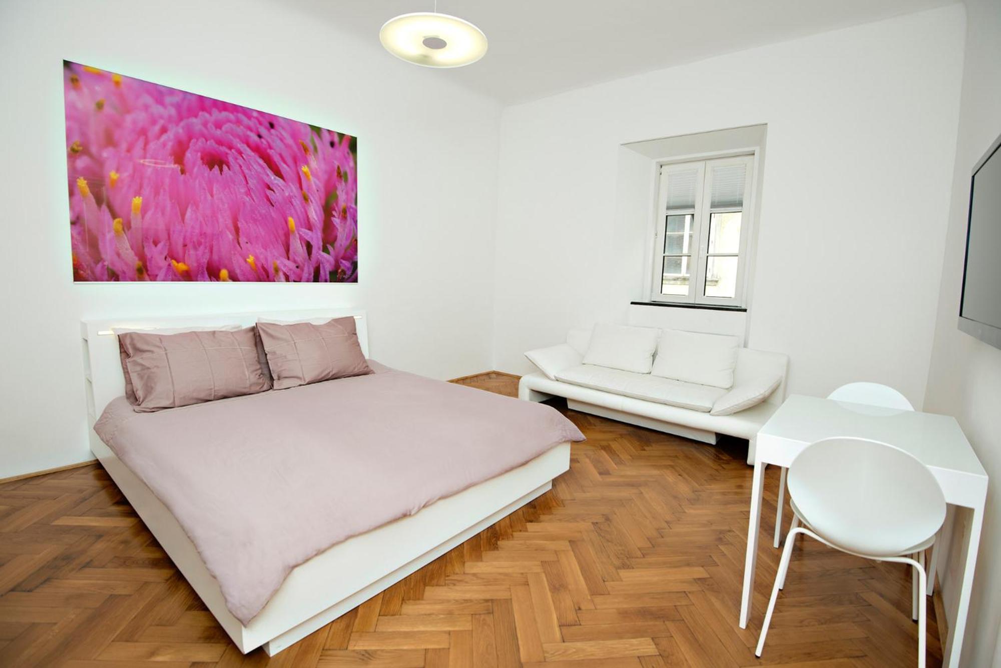 Double Room - Photo 23