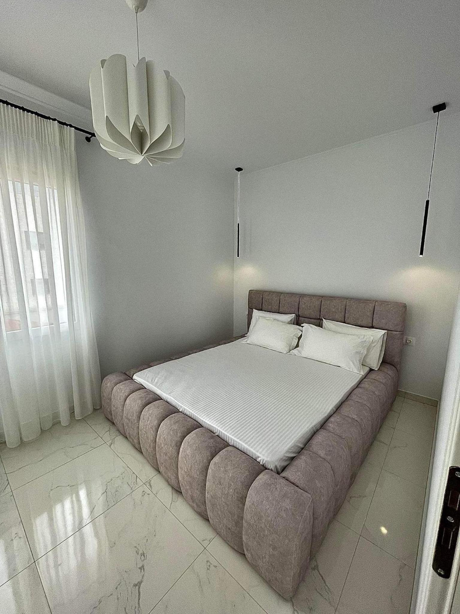 Deluxe One-Bedroom Apartment with Harbor View