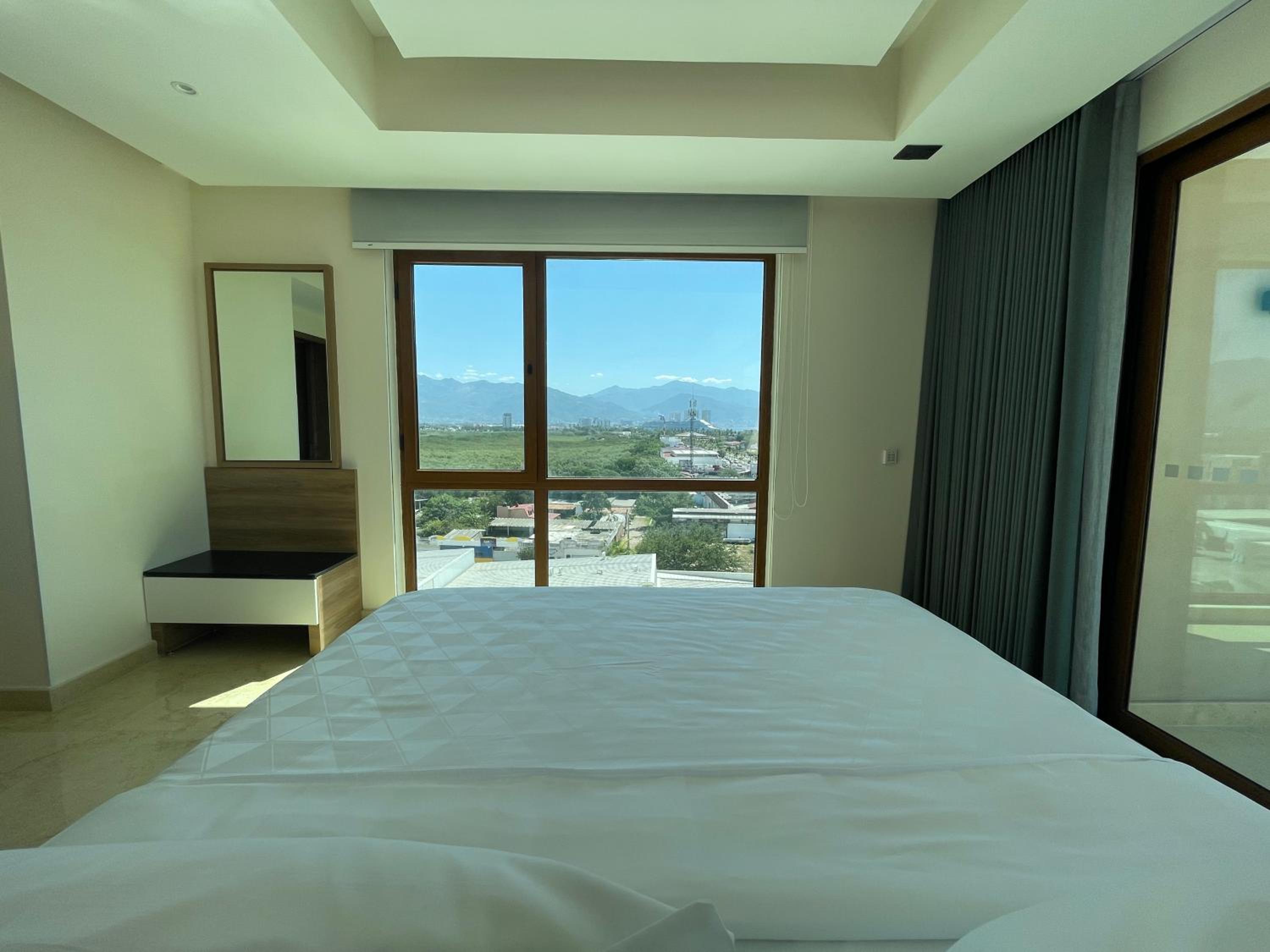 King Suite with Mountain View - Photo 2