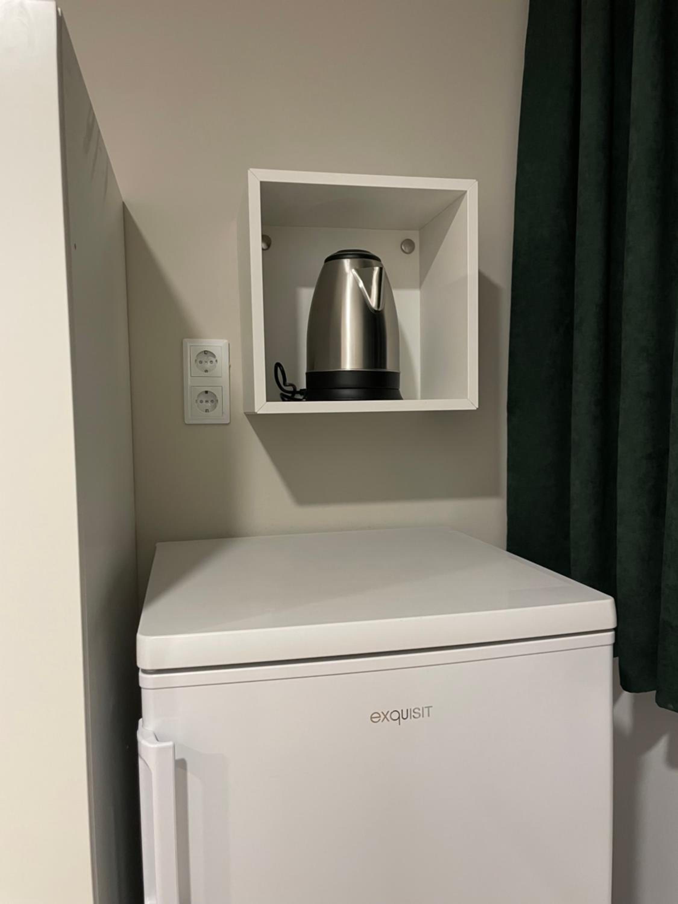 Economy Twin Room - Photo 18
